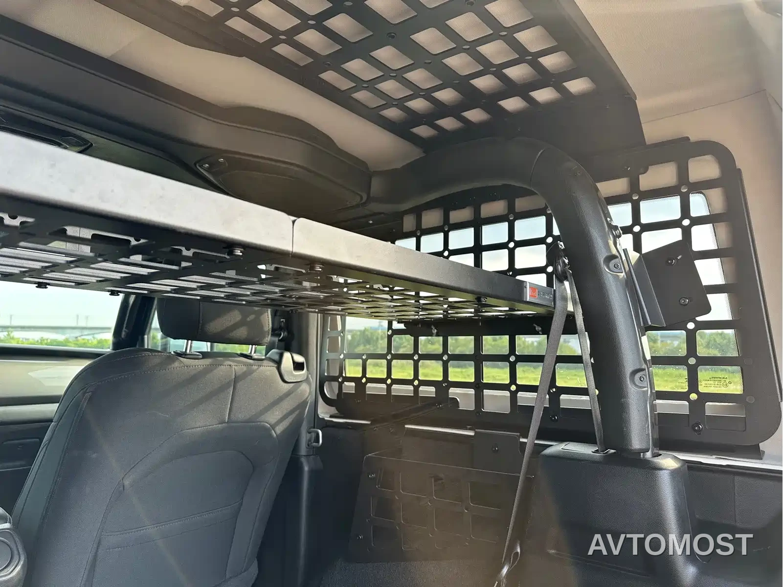 Jeep Wrangler 2021 2.0T Sahara Two-Door — фото 11