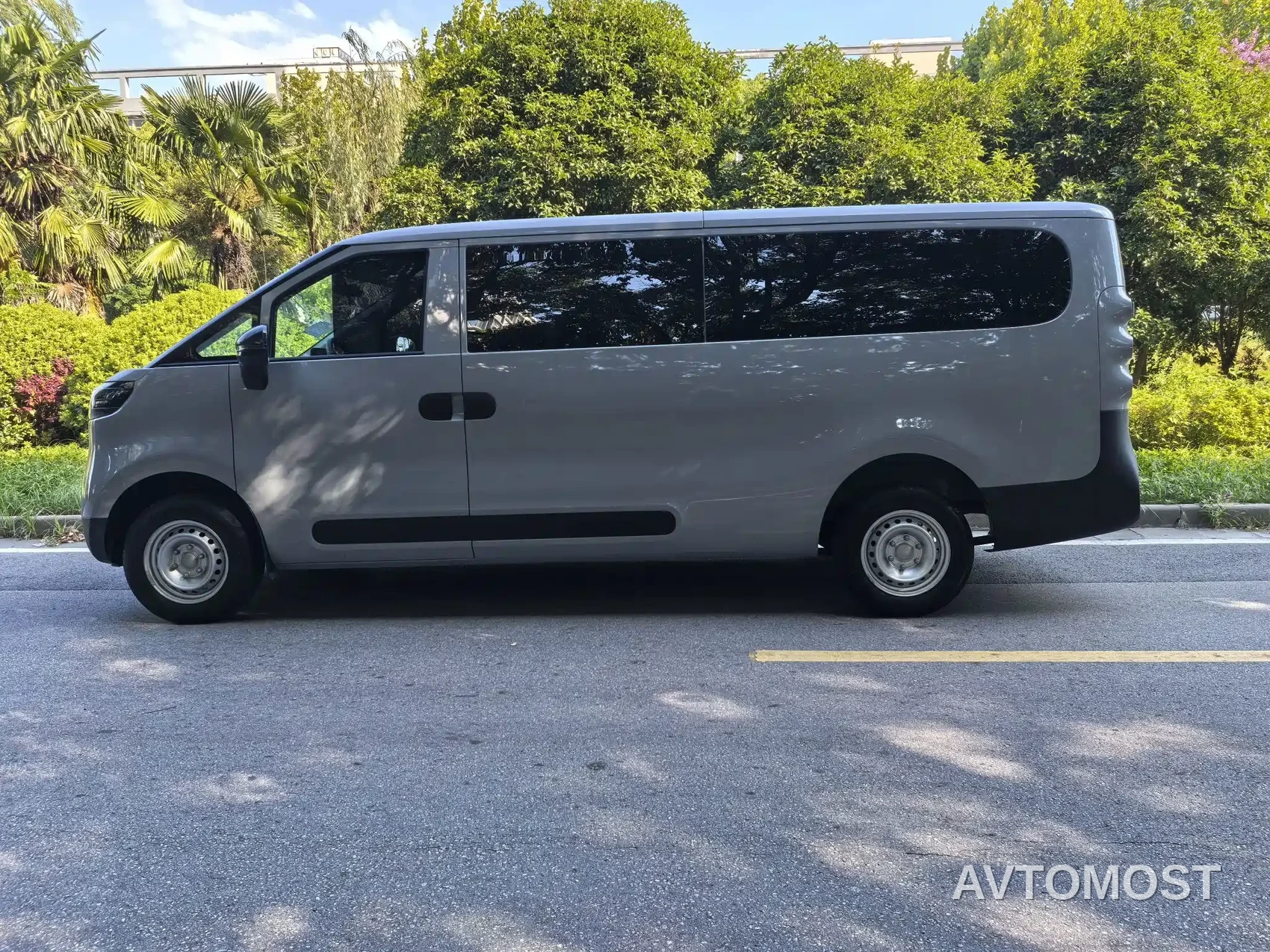 SAIC Maxus Dana V1L 2026 Low Roof Multi-function Version (62kWh) — фото 4