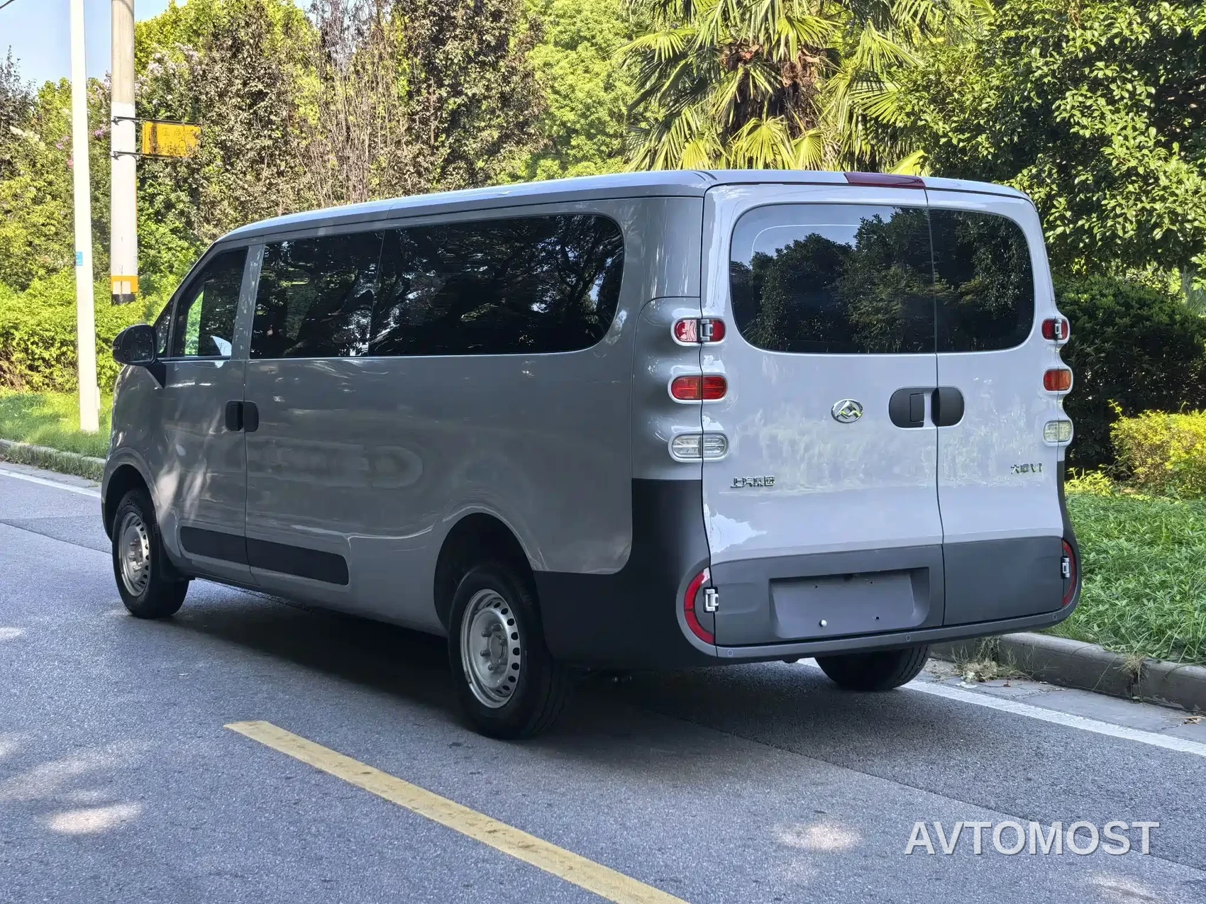 SAIC Maxus Dana V1L 2026 Low Roof Multi-function Version (62kWh) — фото 5