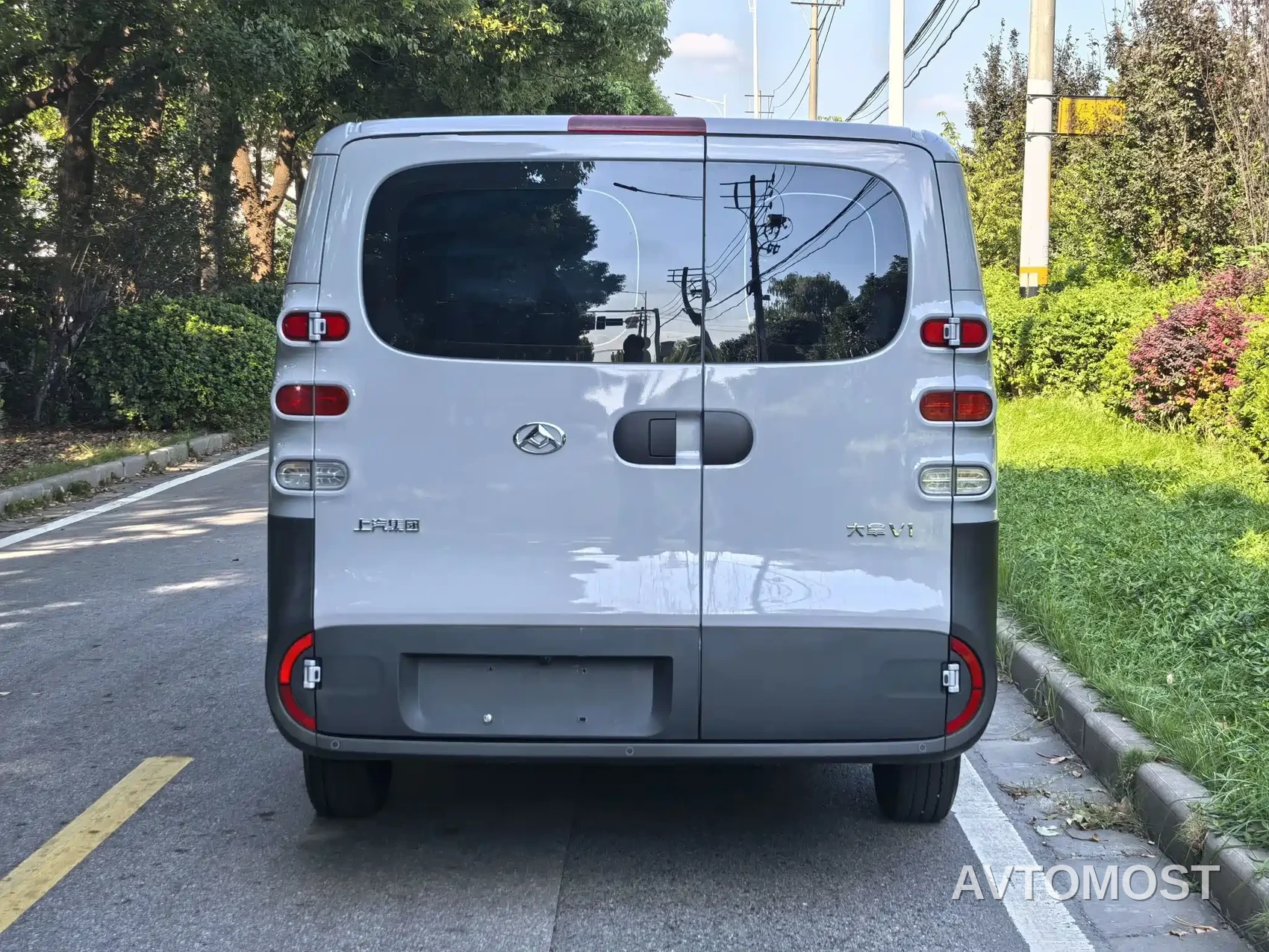 SAIC Maxus Dana V1L 2026 Low Roof Multi-function Version (62kWh) — фото 6