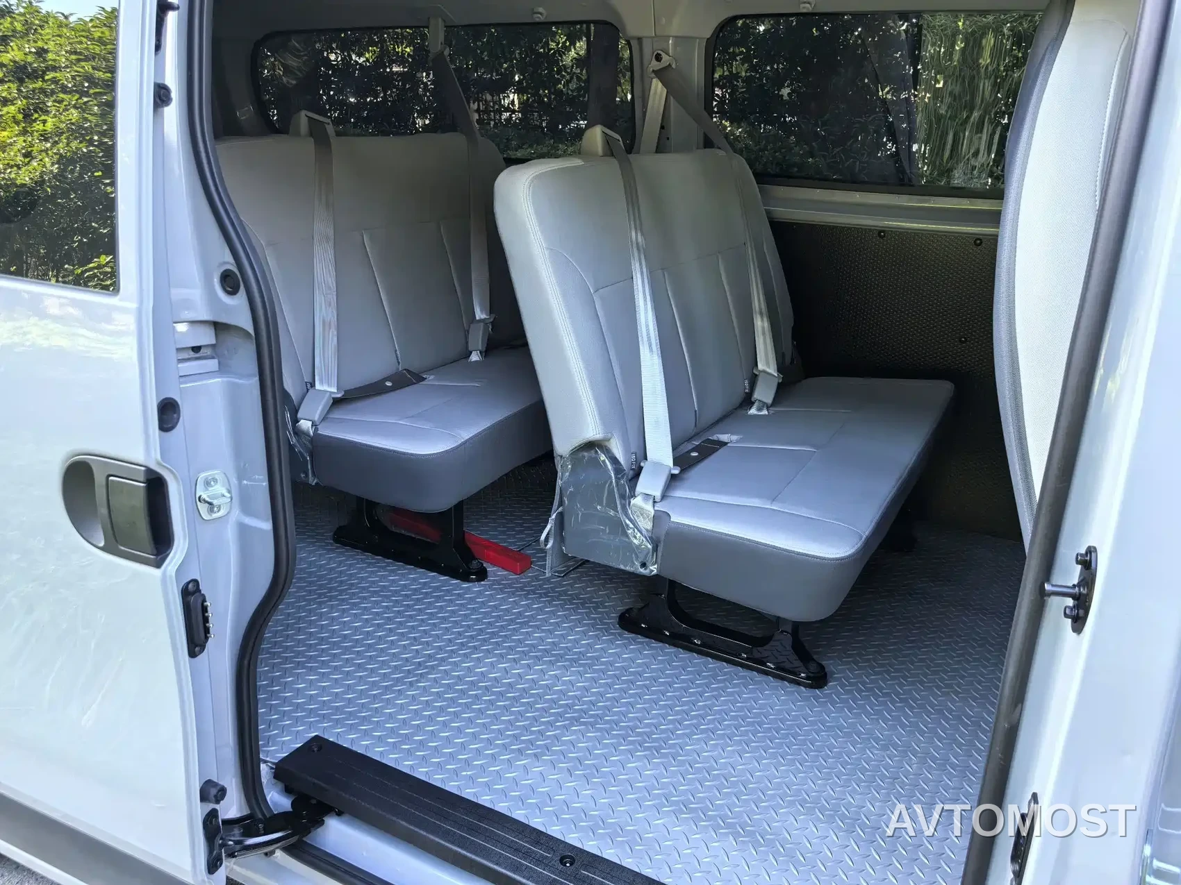 SAIC Maxus Dana V1L 2026 Low Roof Multi-function Version (62kWh) — фото 9
