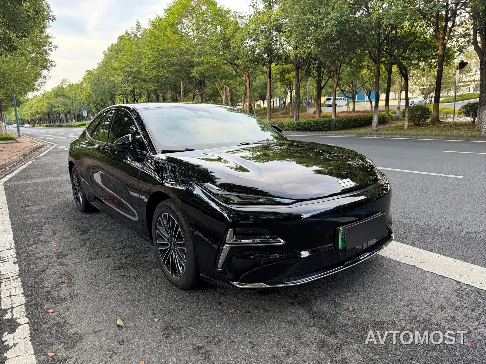 Geely Galaxy Xingyao 8 2025 130km EM-i Premium Edition — фото 3