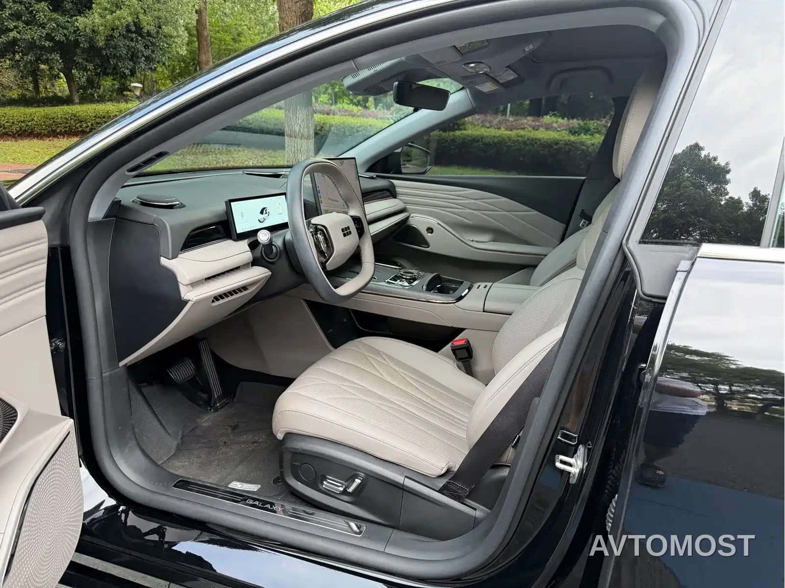 Geely Galaxy Xingyao 8 2025 130km EM-i Premium Edition — фото 5