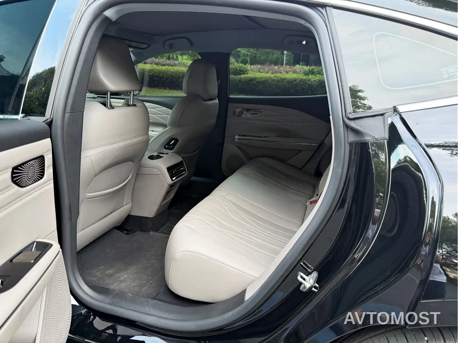 Geely Galaxy Xingyao 8 2025 130km EM-i Premium Edition — фото 6