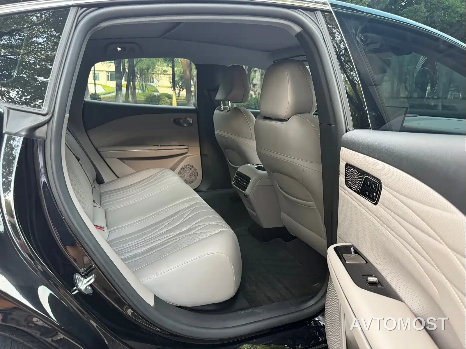 Geely Galaxy Xingyao 8 2025 130km EM-i Premium Edition — фото 10