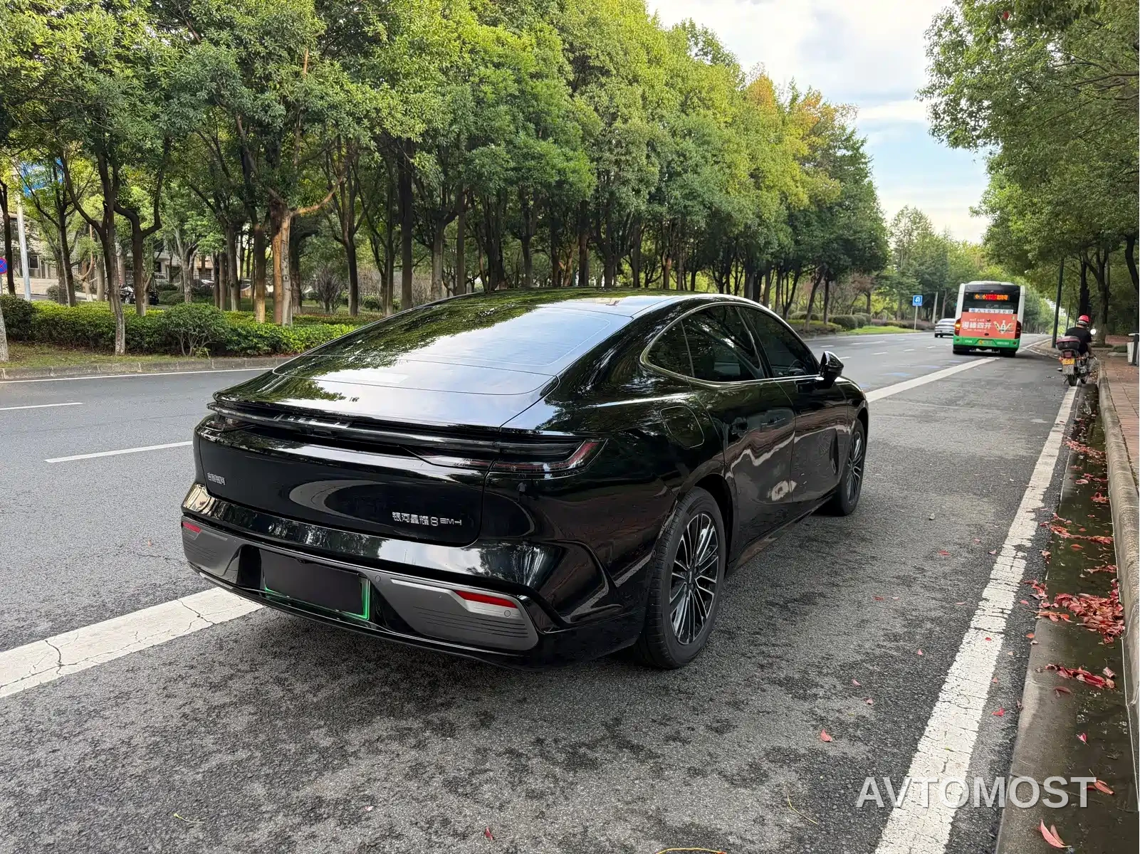 Geely Galaxy Xingyao 8 2025 130km EM-i Premium Edition — фото 12
