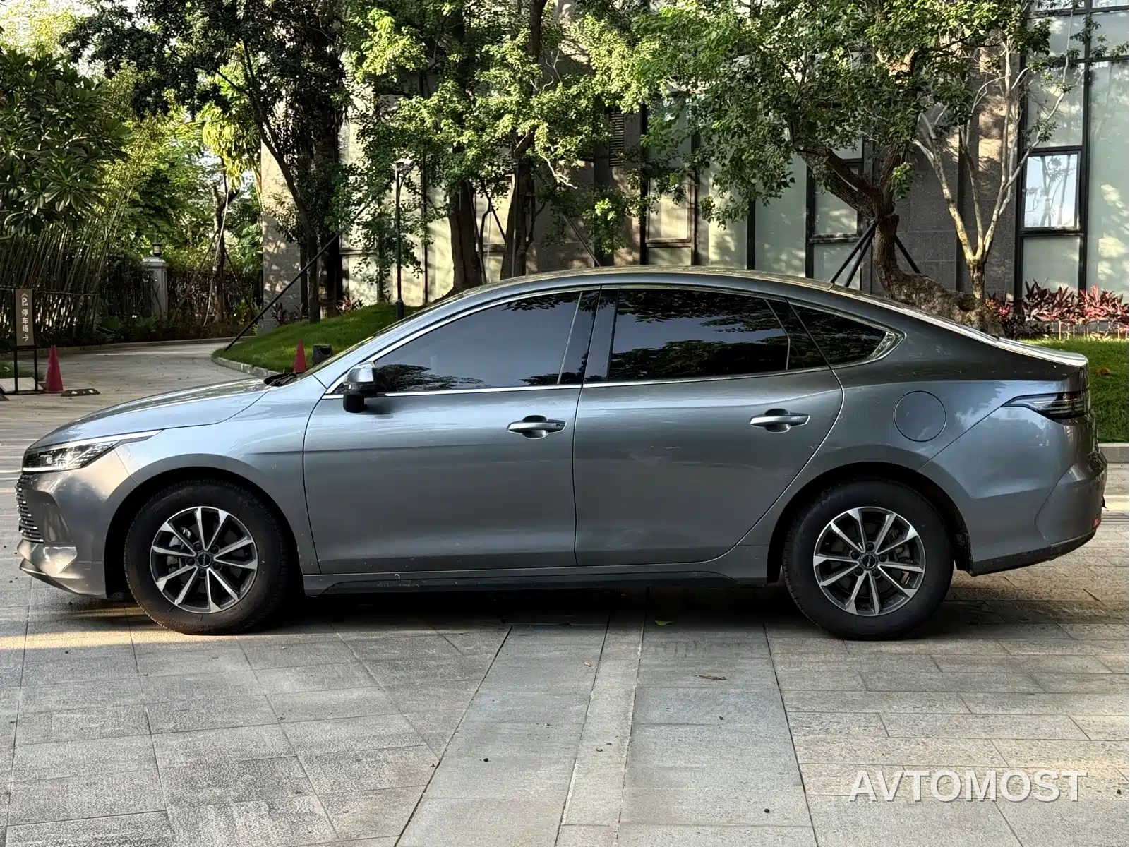 BYD Destroyer 05 2023 Champion Edition DM-i 55KM Luxury — фото 4