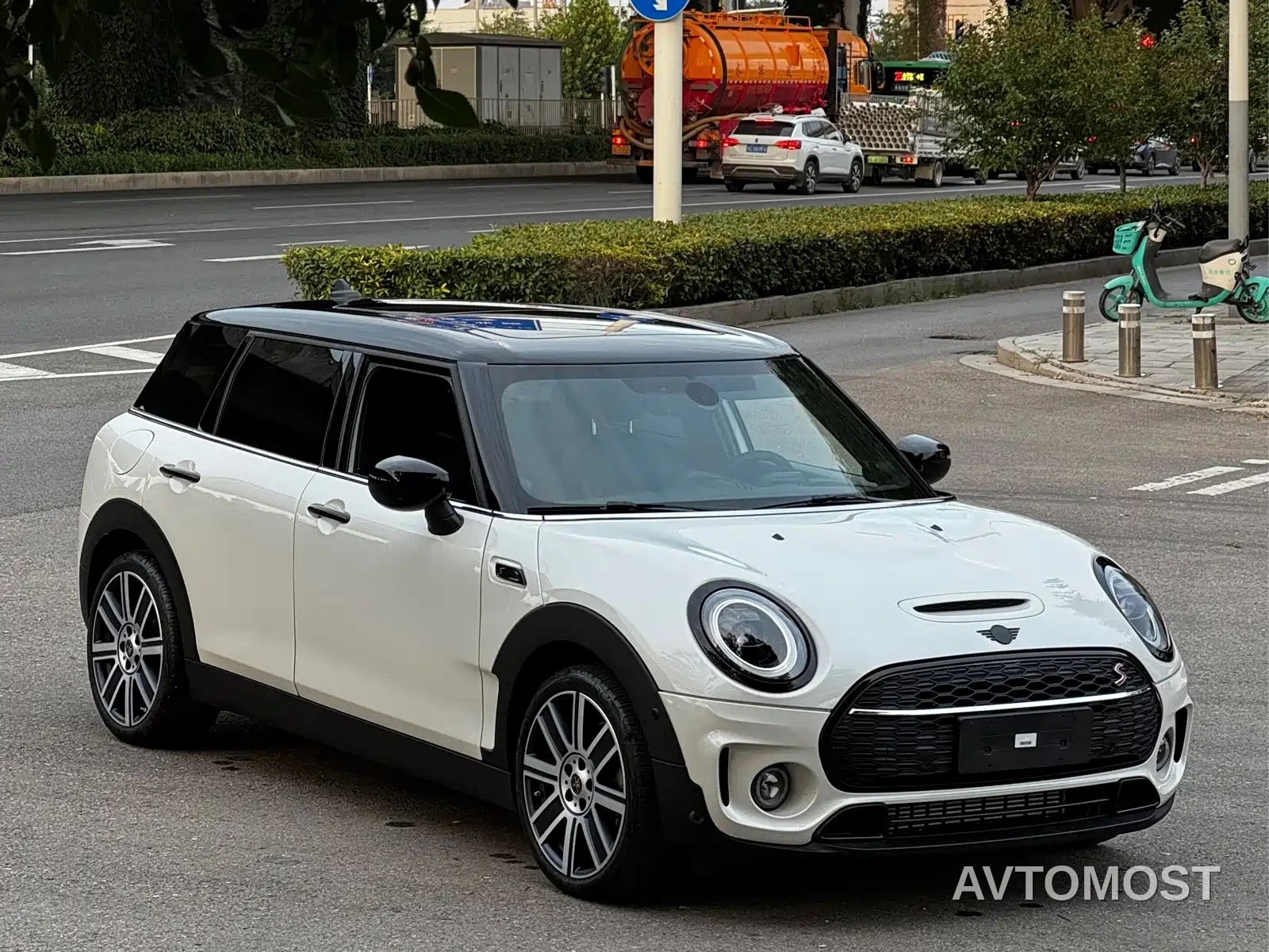 MINI CLUBMAN 2023 Facelift 2.0T COOPER S Connoisseur — фото 1