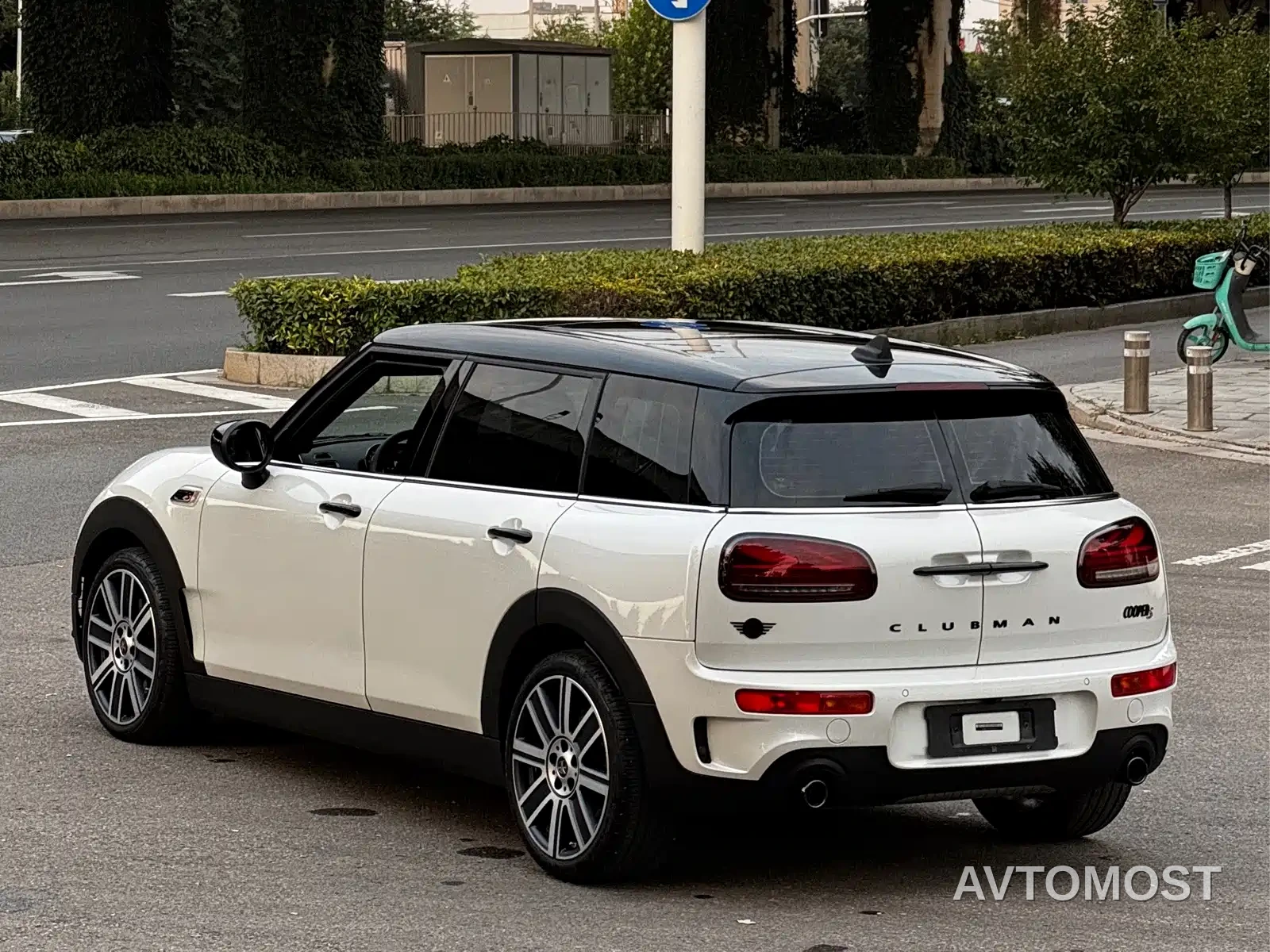 MINI CLUBMAN 2023 Facelift 2.0T COOPER S Connoisseur — фото 11