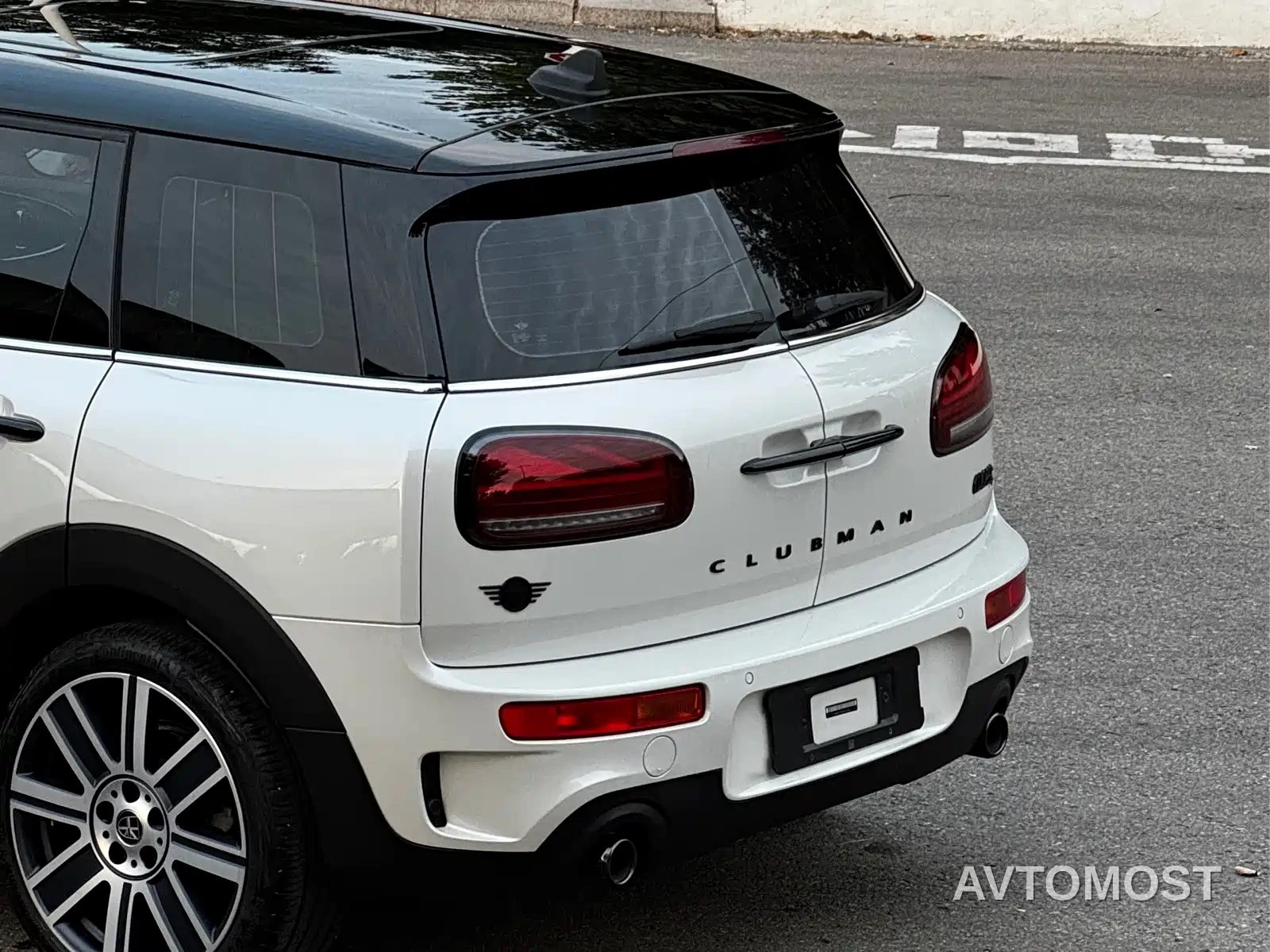 MINI CLUBMAN 2023 Facelift 2.0T COOPER S Connoisseur — фото 12