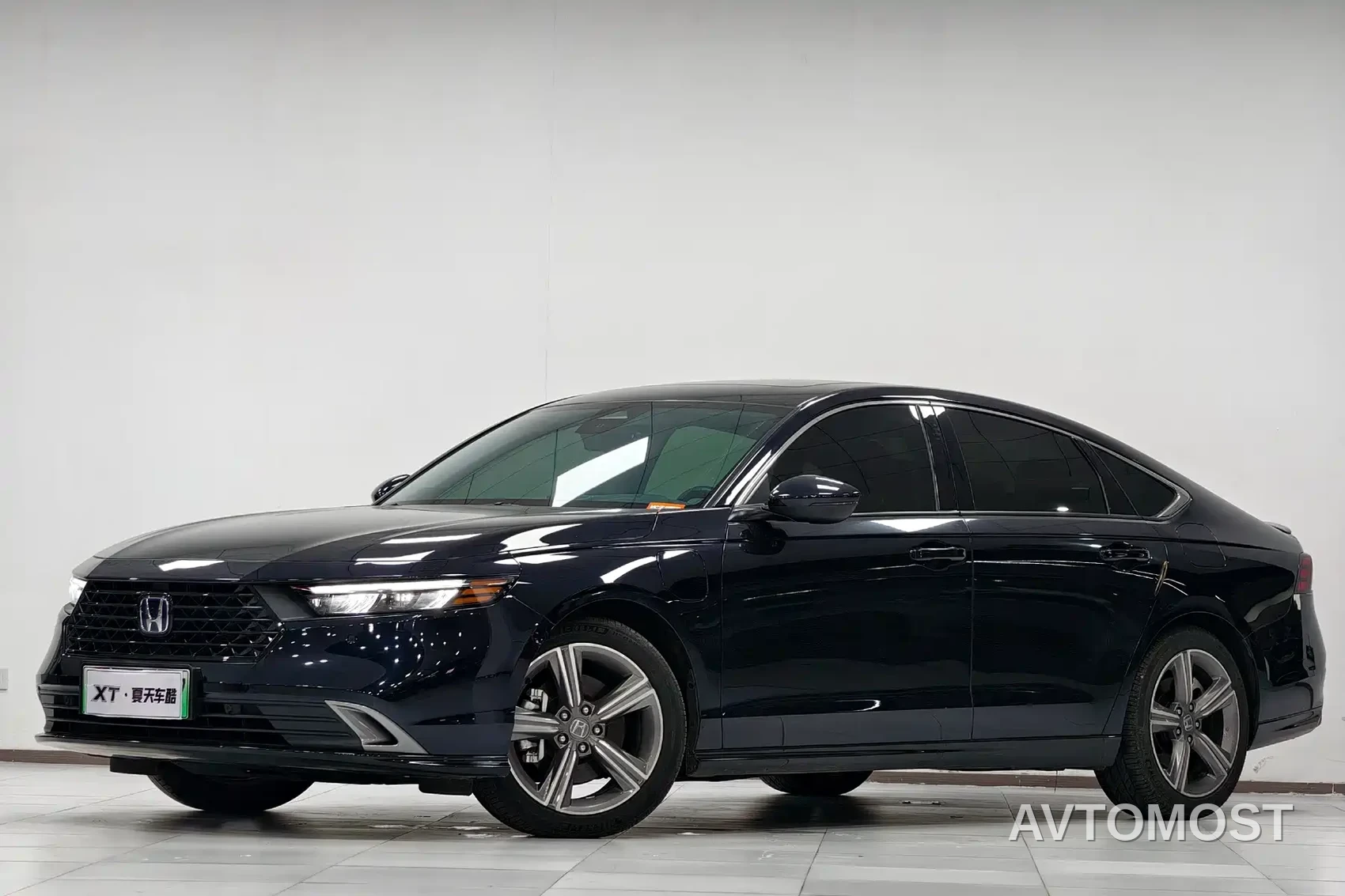 Honda Accord New Energy 2023 2.0L e:PHEV Premium Edition — фото 1