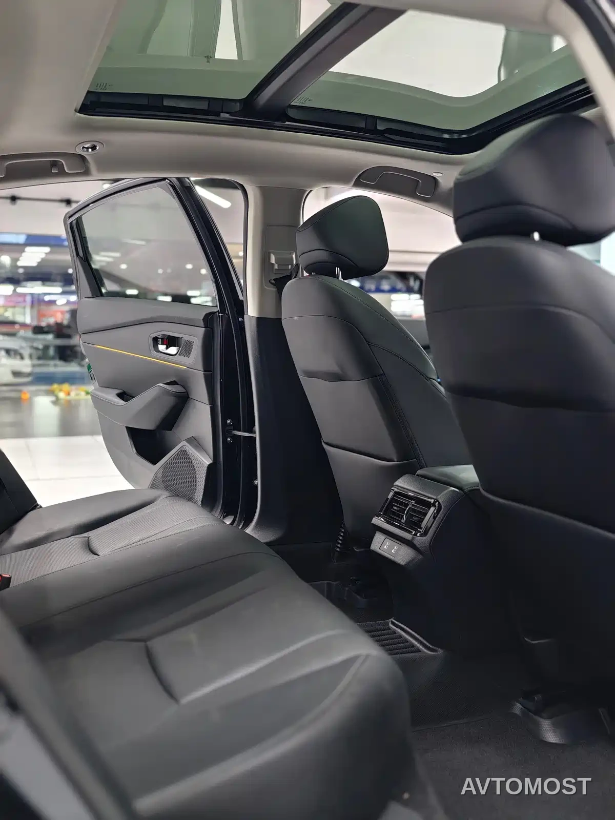Honda Accord New Energy 2023 2.0L e:PHEV Premium Edition — фото 11