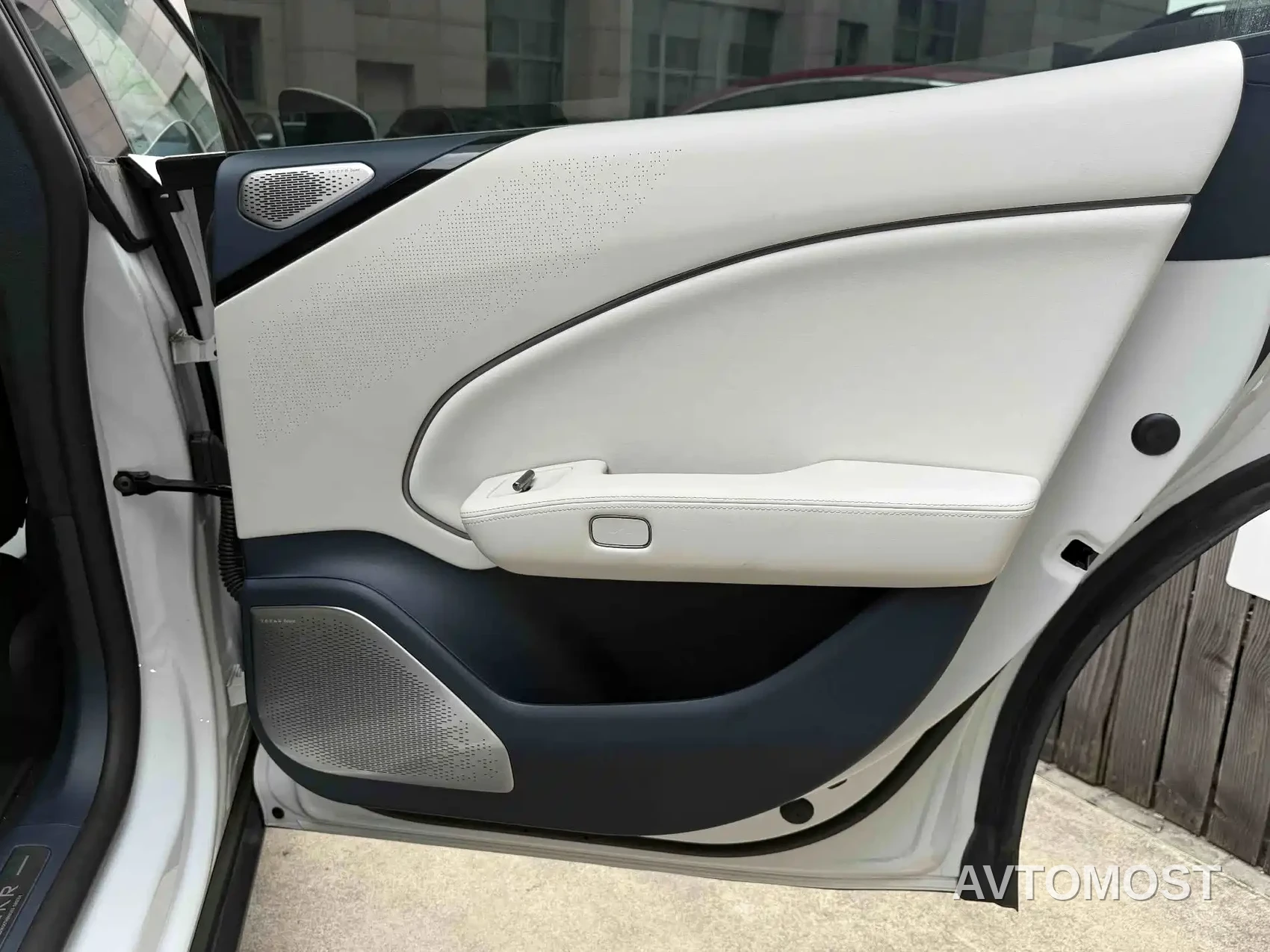 Zeekr 007 2024 Rear-Wheel Drive Smart Edition 75kWh — фото 11
