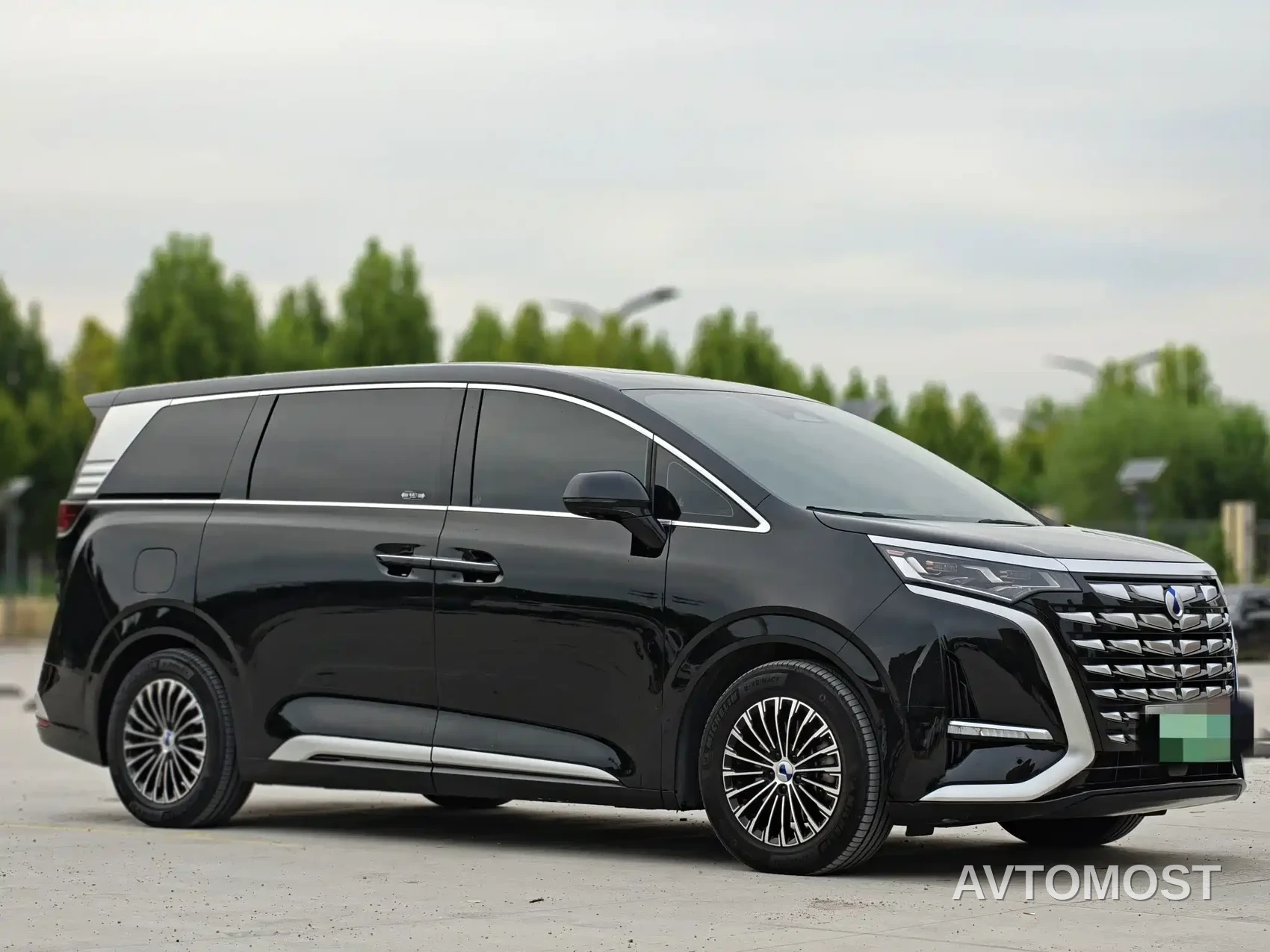 Denza D9 2022 DM-i 970 All-Wheel Drive Honor Edition — фото 3