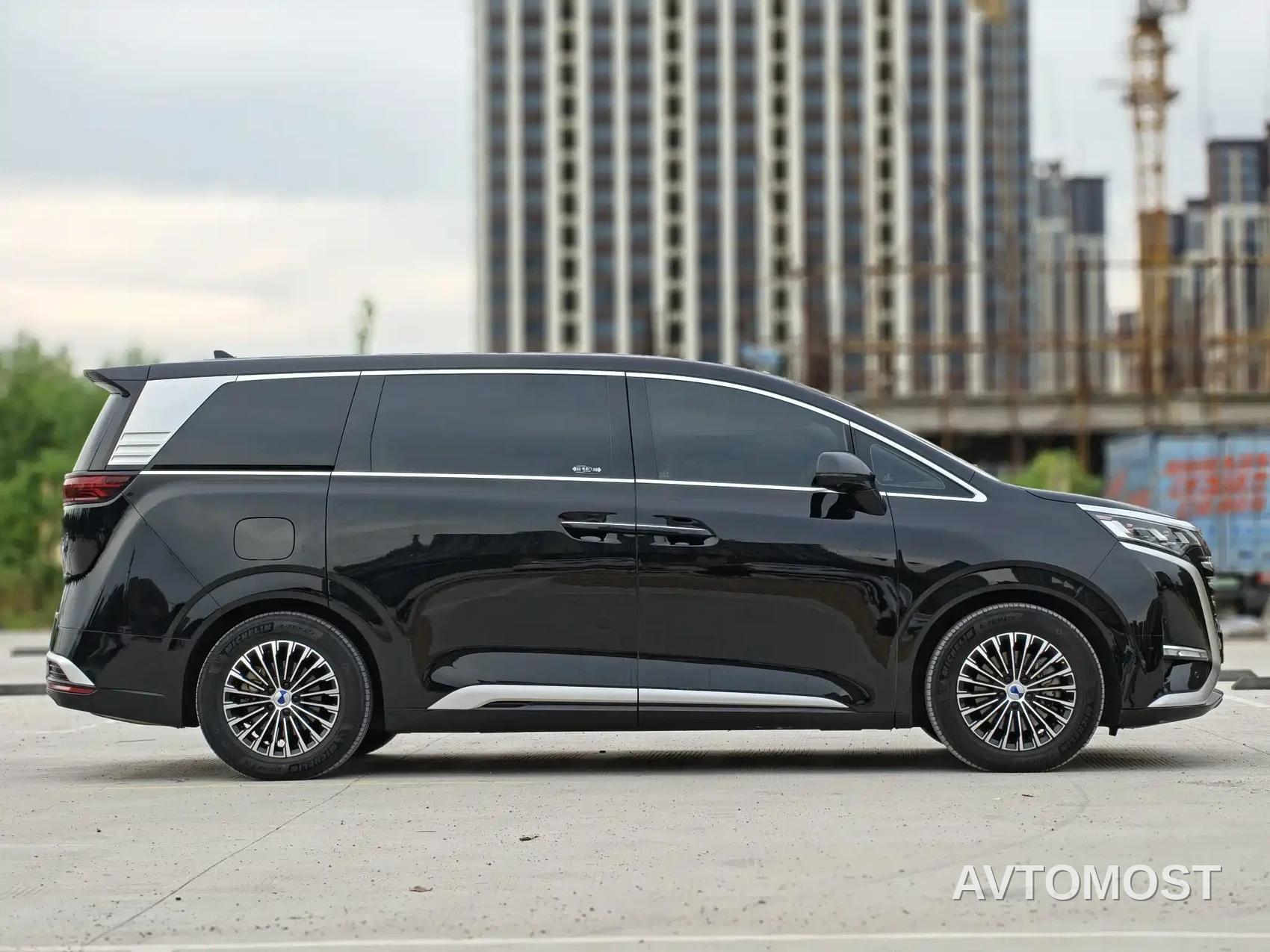 Denza D9 2022 DM-i 970 All-Wheel Drive Honor Edition — фото 4