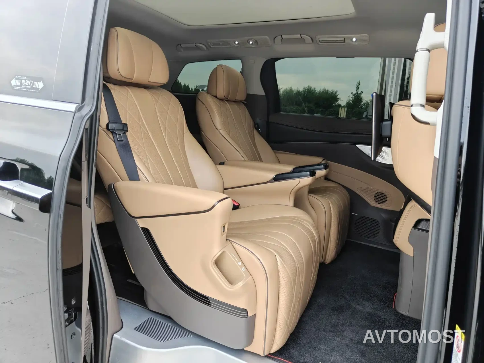 Denza D9 2022 DM-i 970 All-Wheel Drive Honor Edition — фото 7
