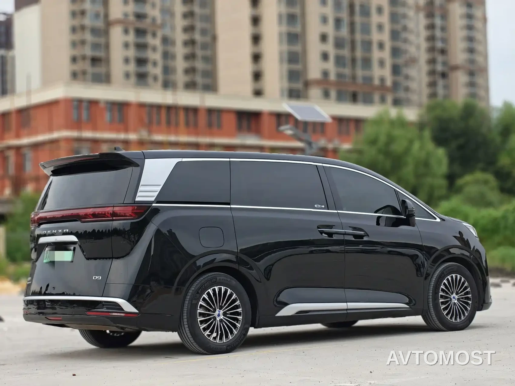 Denza D9 2022 DM-i 970 All-Wheel Drive Honor Edition — фото 13