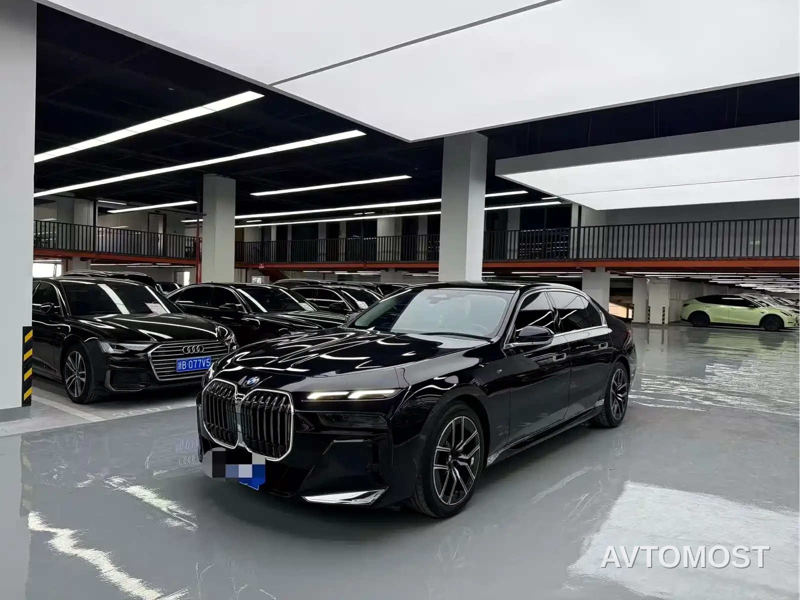 BMW 7 Series 2023 Model 735Li M Sport Package — фото 1