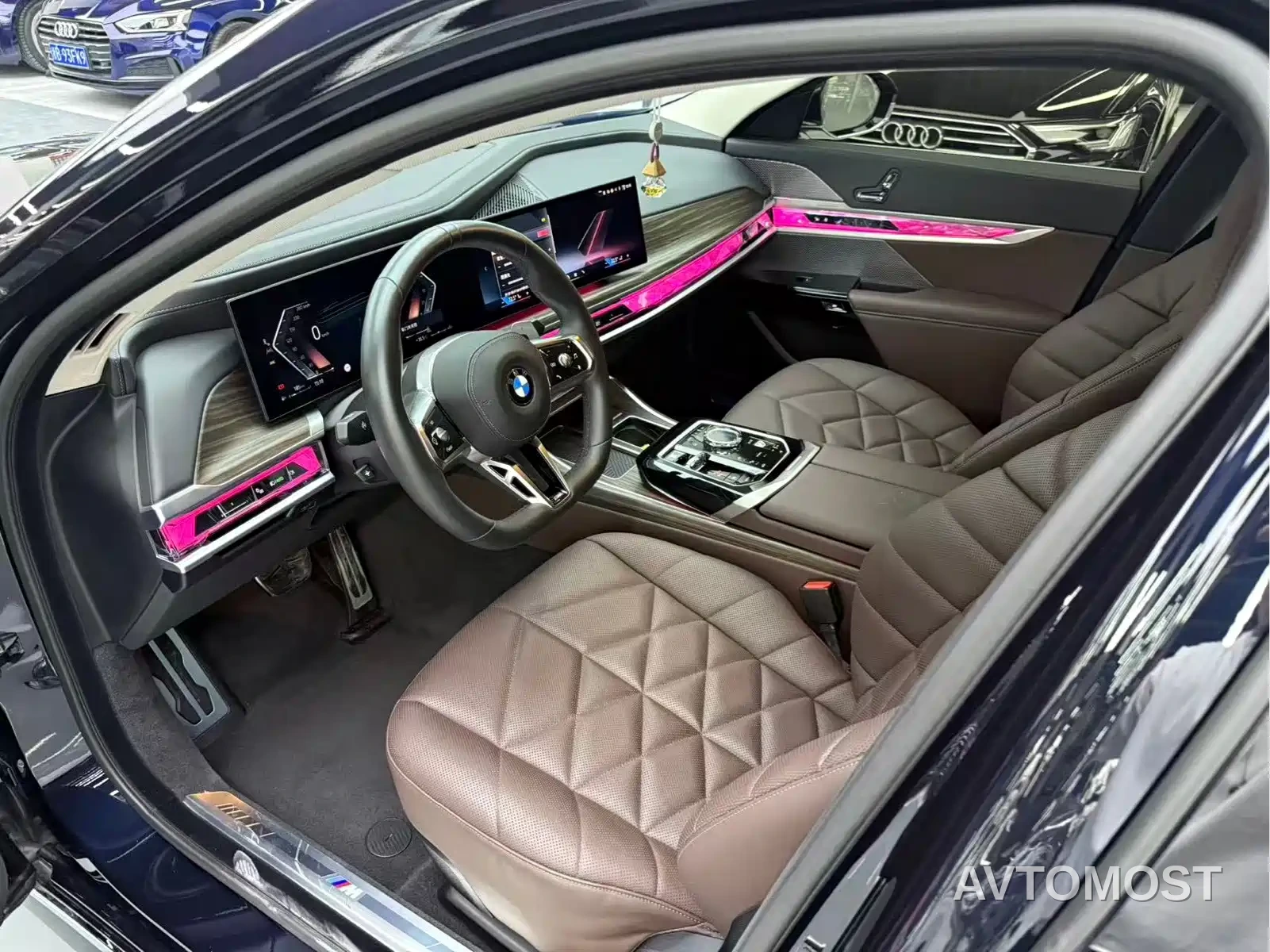 BMW 7 Series 2023 Model 735Li M Sport Package — фото 5
