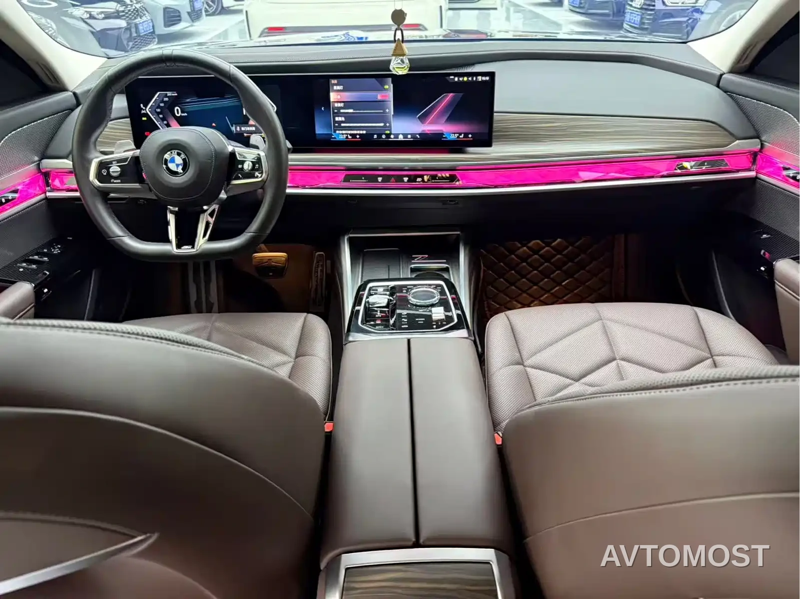 BMW 7 Series 2023 Model 735Li M Sport Package — фото 9