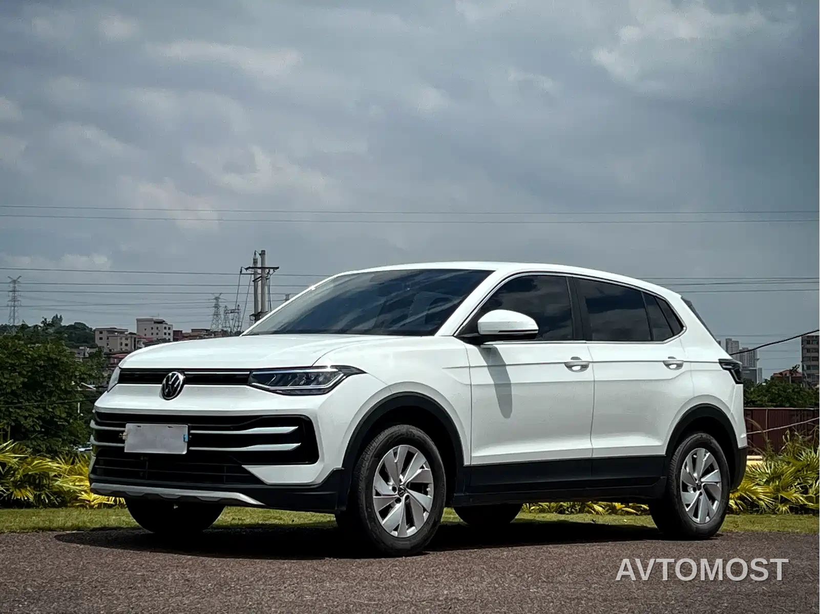 Volkswagen Tharu 2026 New Sharp 1.5L Advance Edition — фото 1