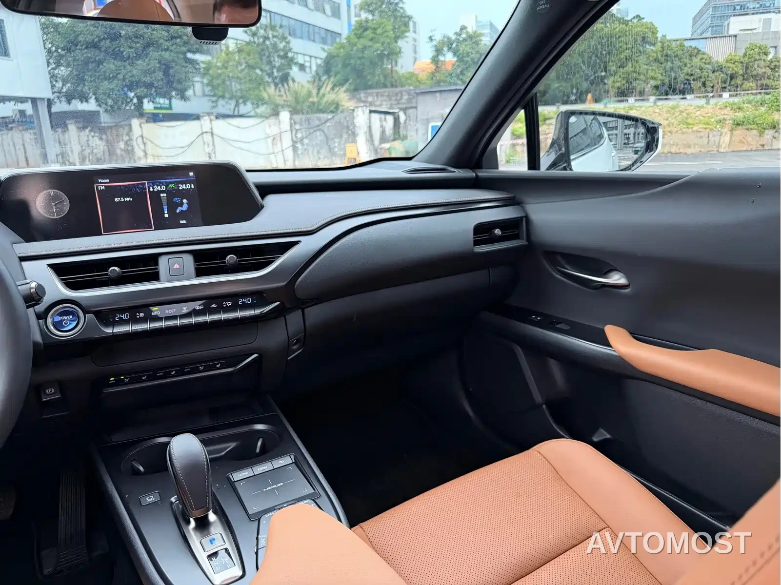 Lexus UX Electric 2020 300e Pure Yue Edition — фото 6
