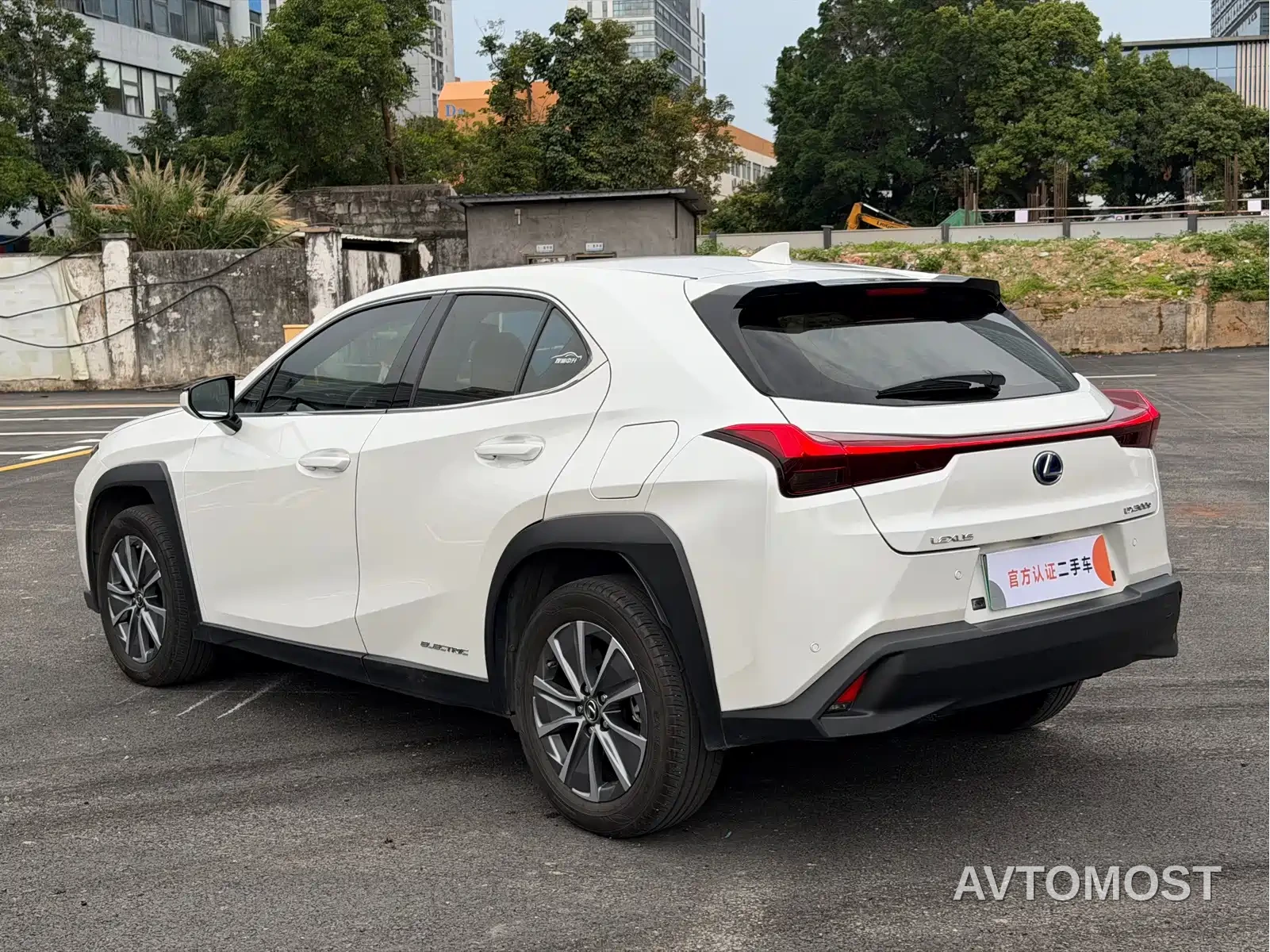 Lexus UX Electric 2020 300e Pure Yue Edition — фото 10