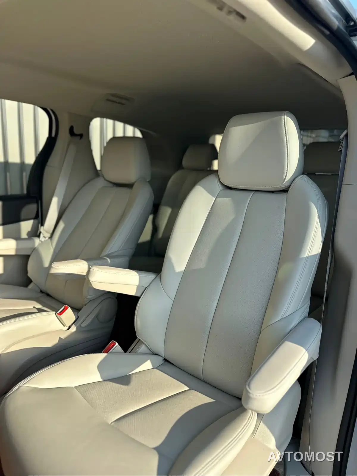 Buick GL8 2023 Model Land Business Class Comfort — фото 12