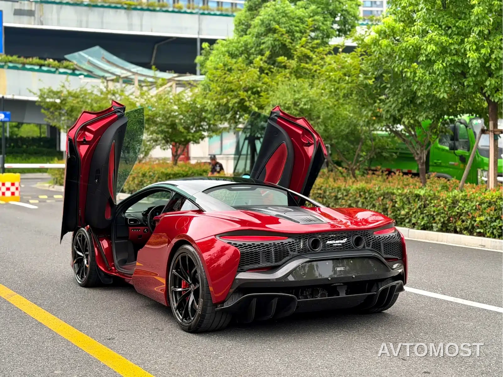 McLaren Artura 2023 3.0T Hybrid Standard — фото 5
