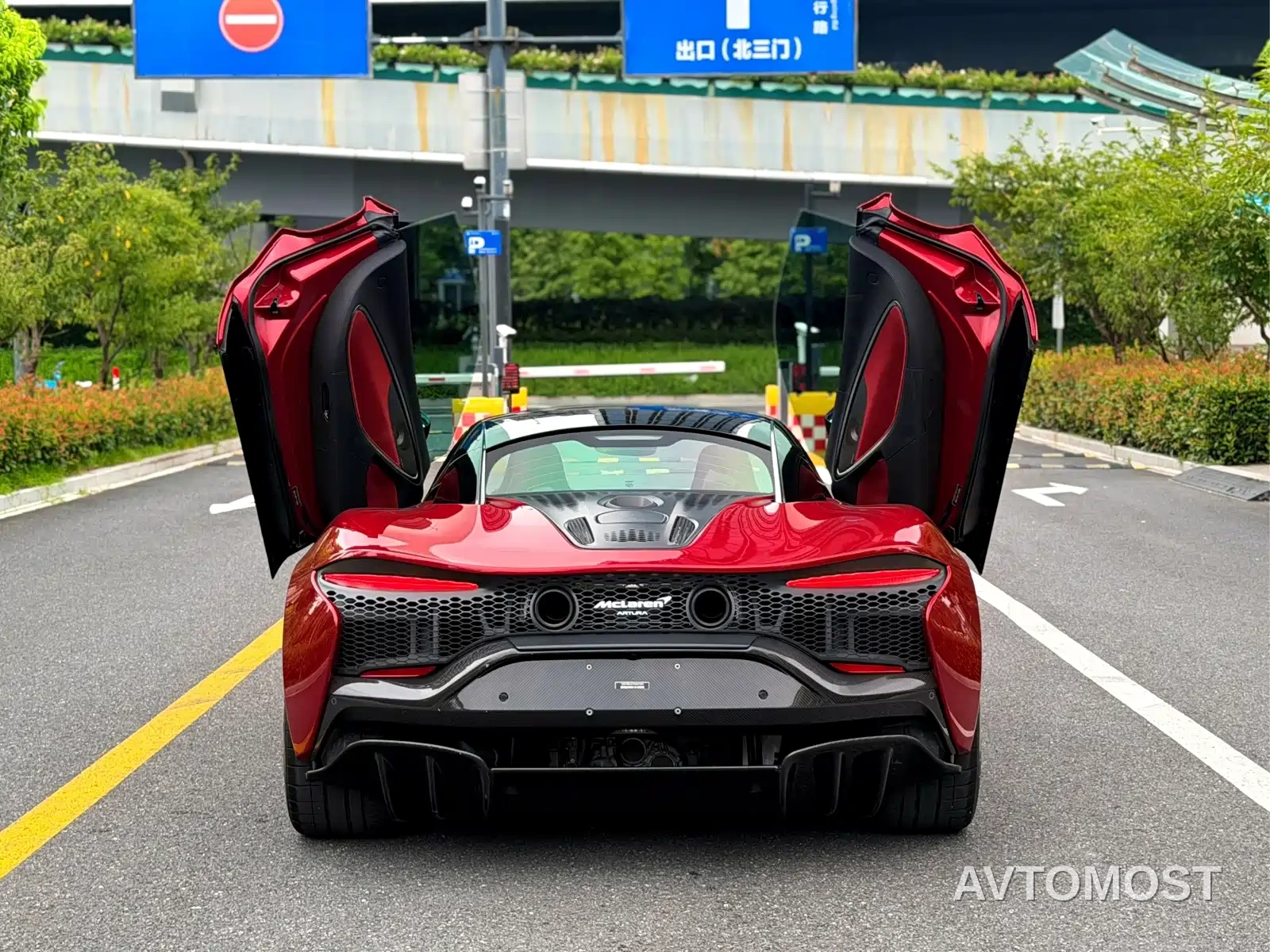 McLaren Artura 2023 3.0T Hybrid Standard — фото 7