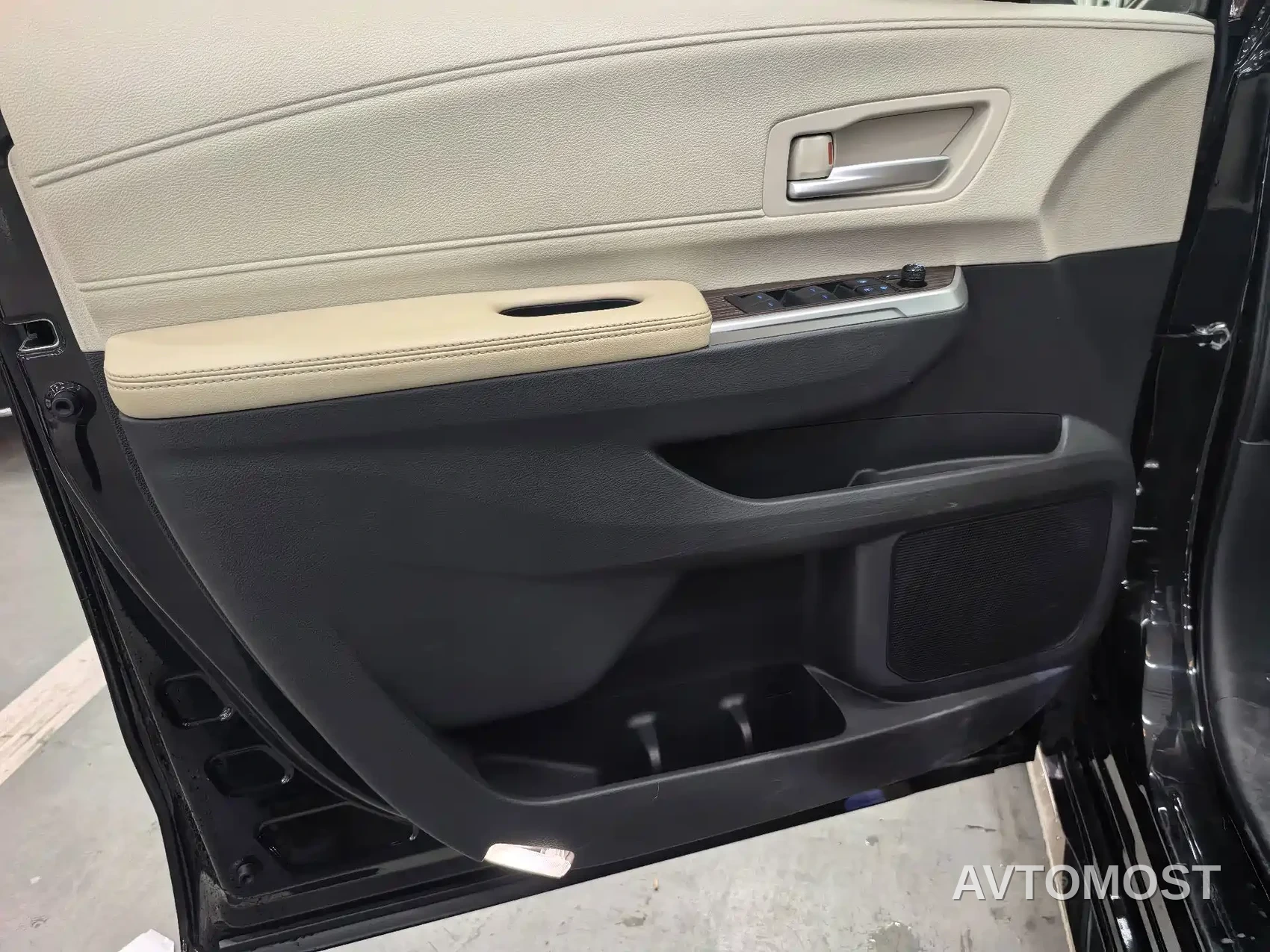 Toyota Sienna 2021 2.5L Hybrid Luxury Edition — фото 4