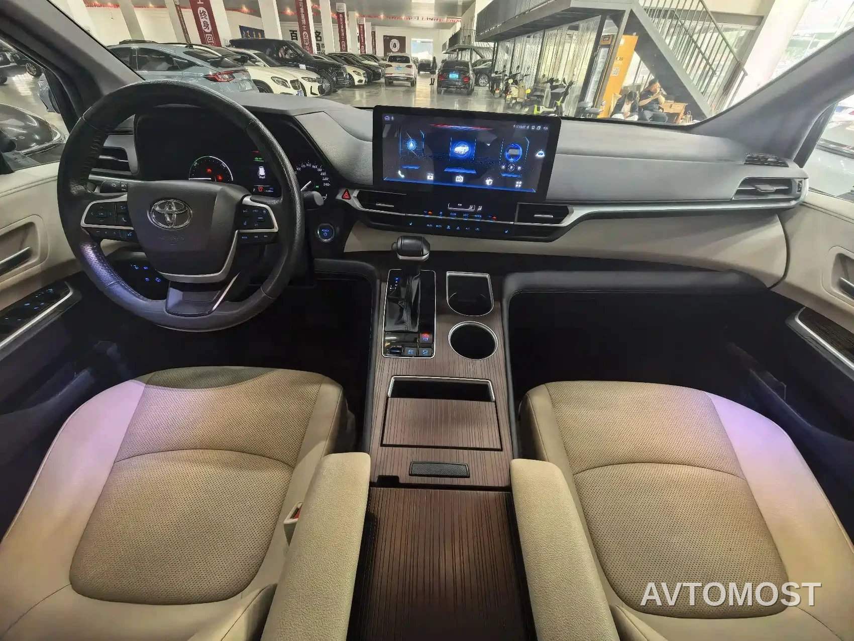 Toyota Sienna 2021 2.5L Hybrid Luxury Edition — фото 11