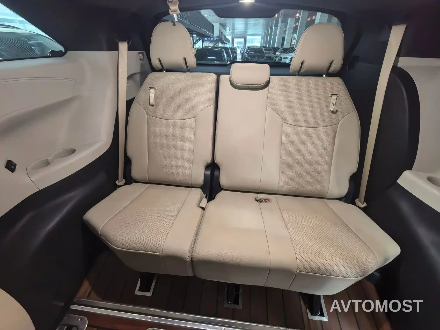 Toyota Sienna 2021 2.5L Hybrid Luxury Edition — фото 12