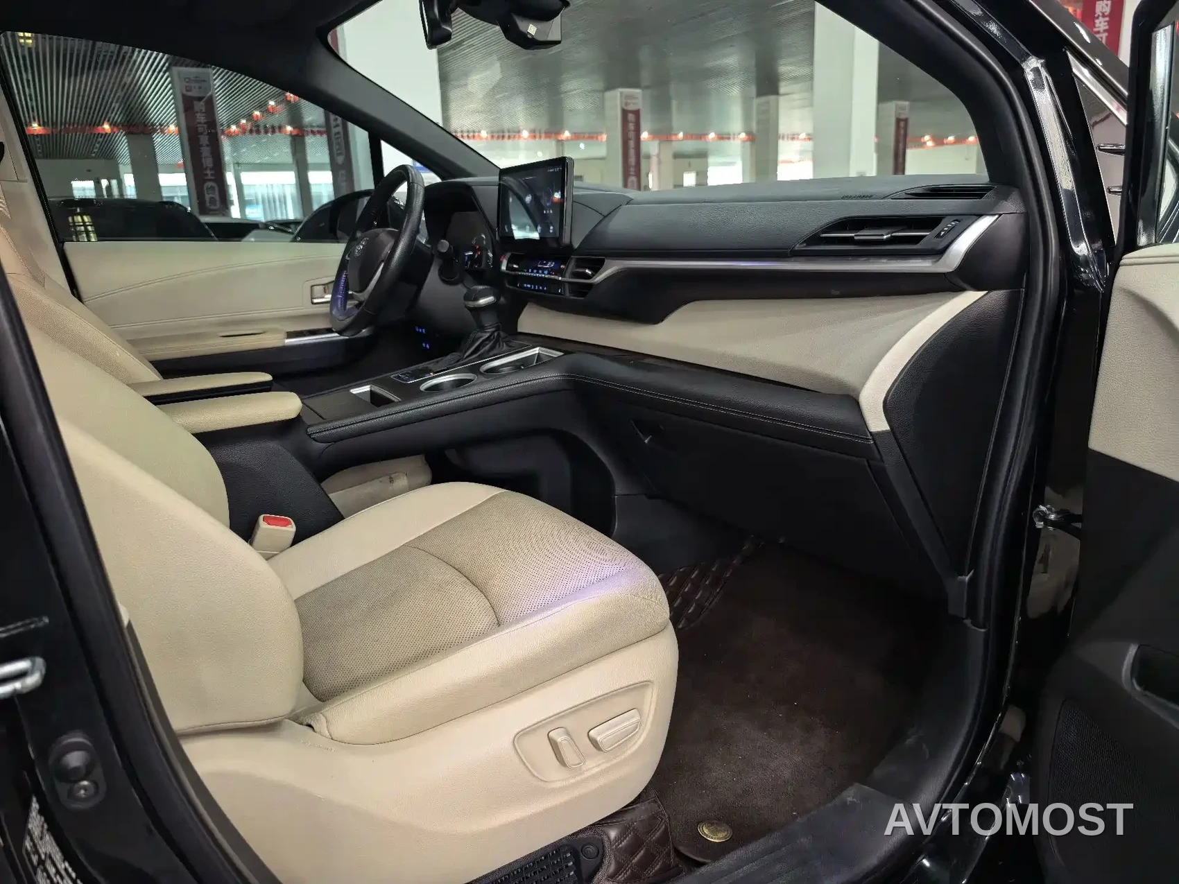 Toyota Sienna 2021 2.5L Hybrid Luxury Edition — фото 16
