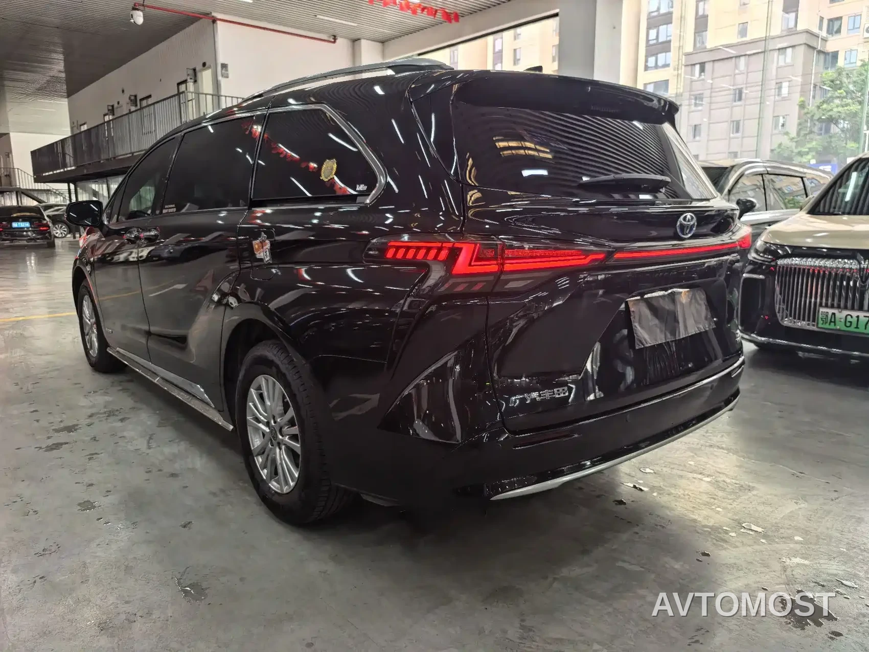 Toyota Sienna 2021 2.5L Hybrid Luxury Edition — фото 20