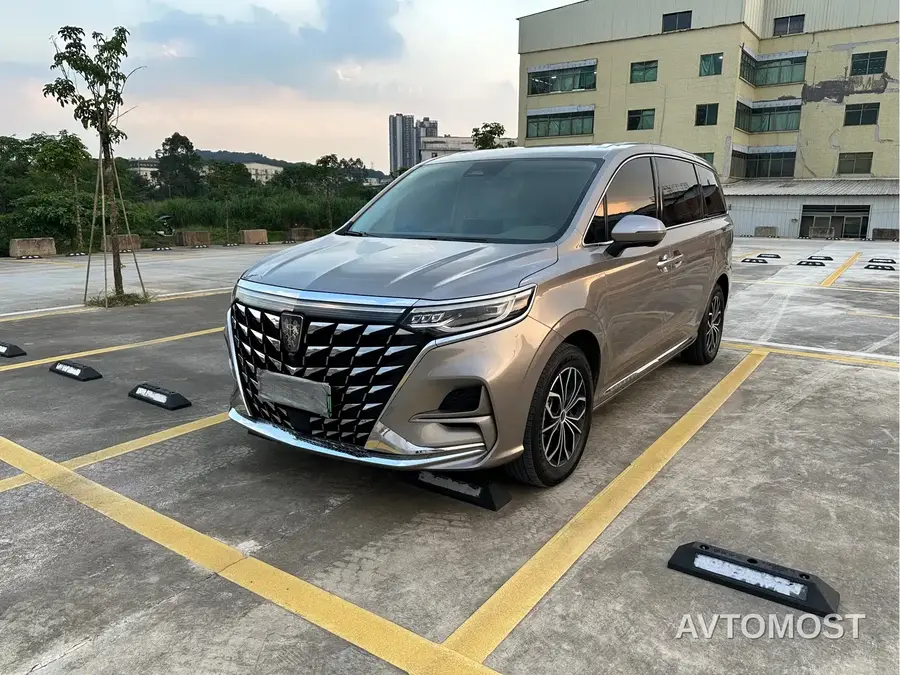 Roewe iMAX8 EV 2025 1.5T DMH Land Luxury Edition