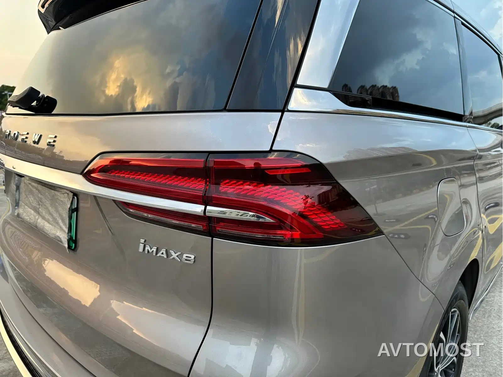 Roewe iMAX8 EV 2025 1.5T DMH Land Luxury Edition — фото 11