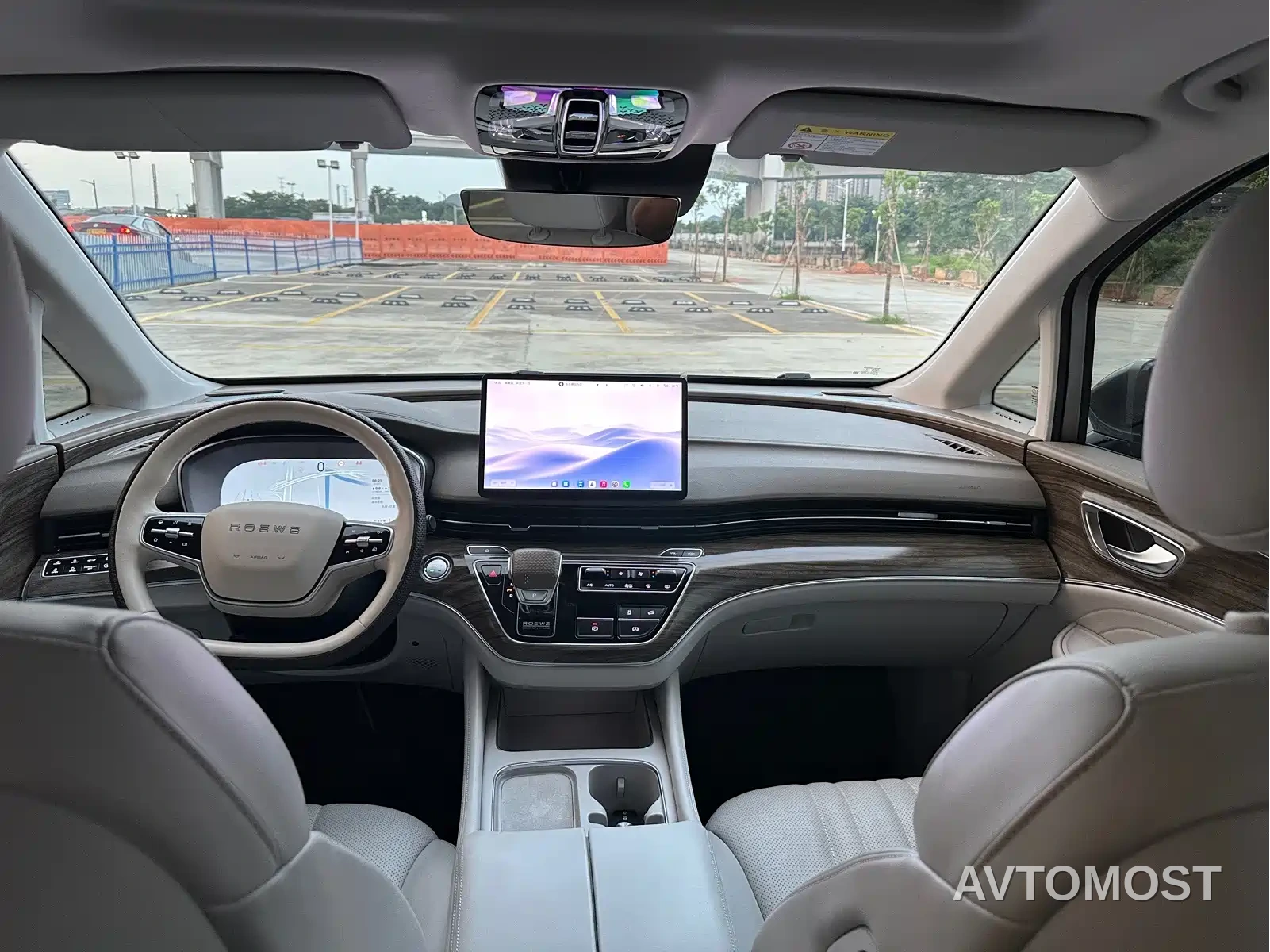 Roewe iMAX8 EV 2025 1.5T DMH Land Luxury Edition — фото 23