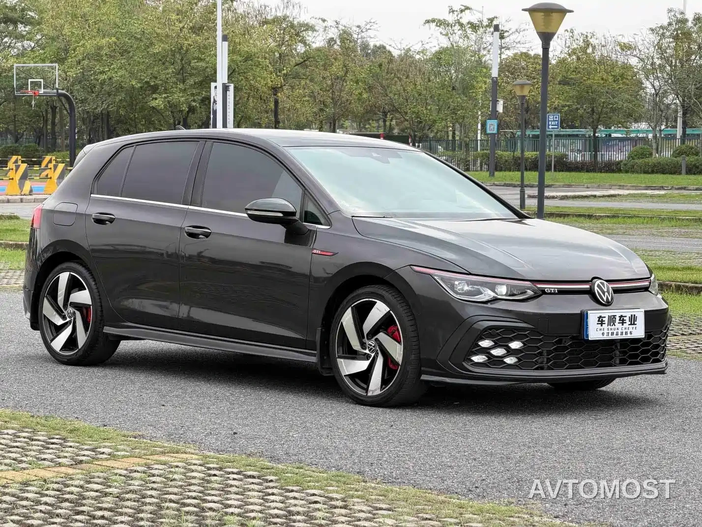 Volkswagen Golf GTI 2023 380TSI DSG GTI — фото 3