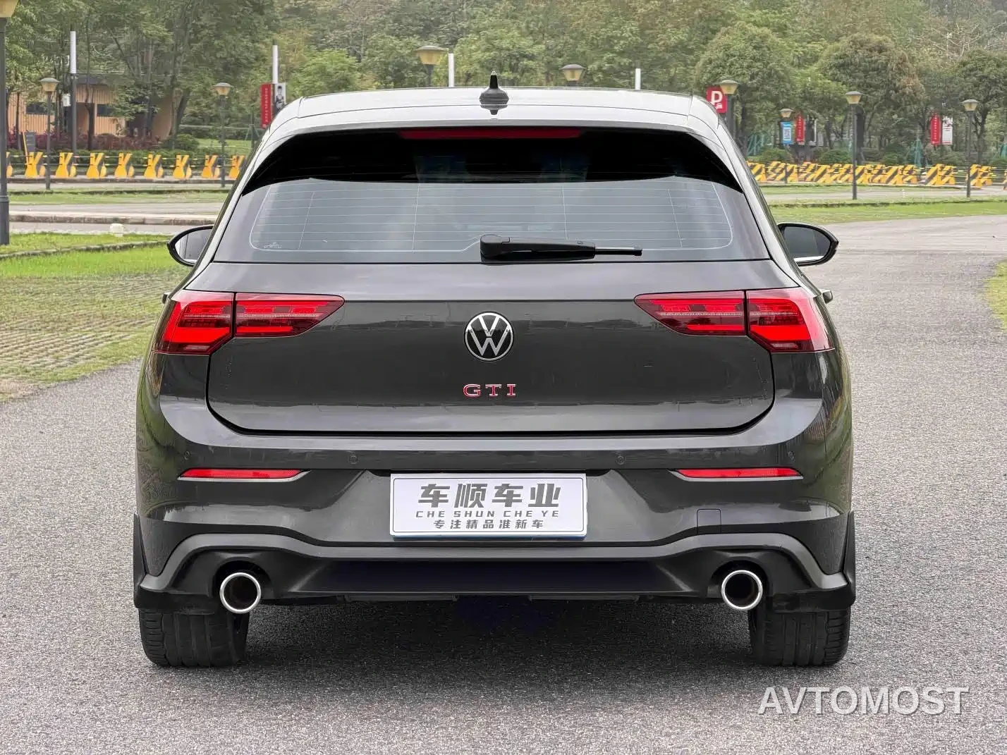 Volkswagen Golf GTI 2023 380TSI DSG GTI — фото 6