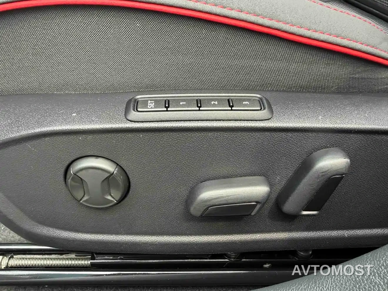Volkswagen Golf GTI 2023 380TSI DSG GTI — фото 15