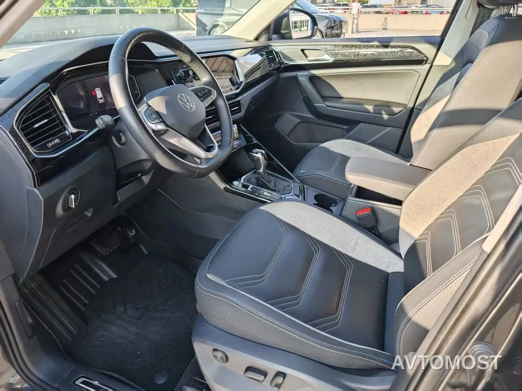 Volkswagen Tayron GTE Plug-in Hybrid 2020 Model 1.4T Luxury — фото 4