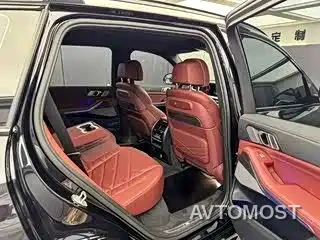 BMW X5 2023 xDrive 40Li M Sport Package — фото 5