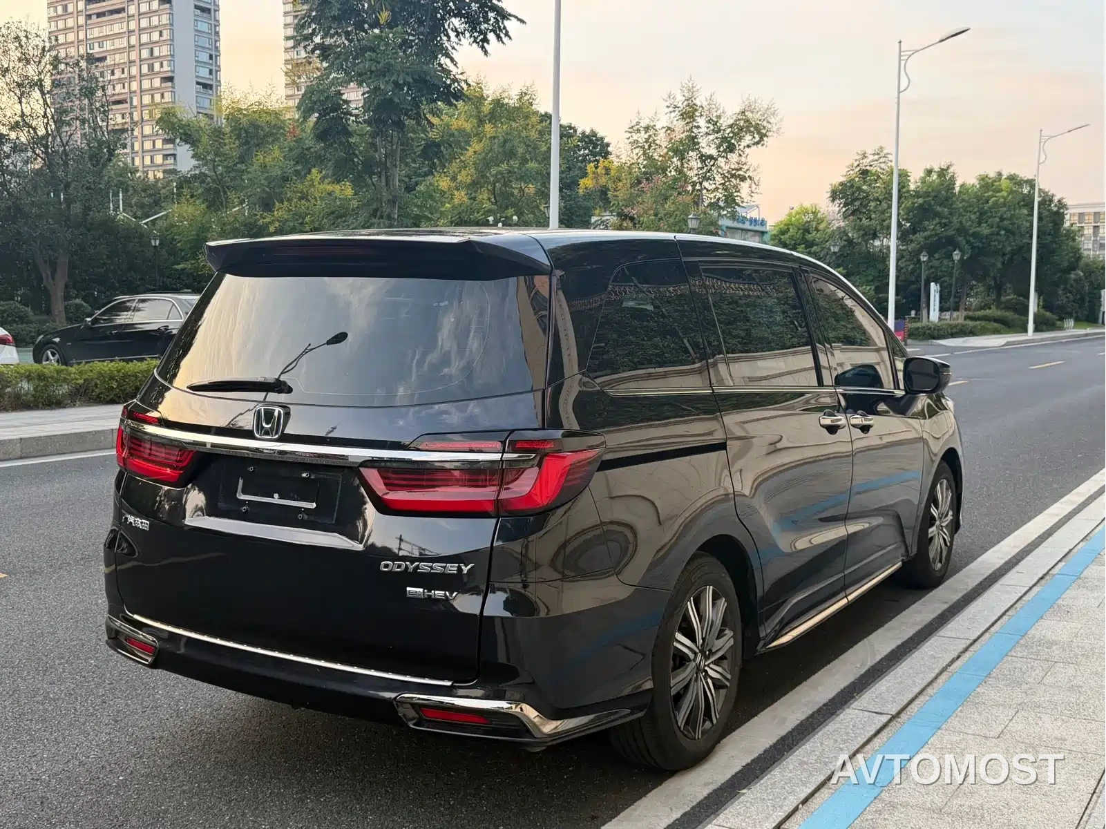 Honda Odyssey 2022 2.0L e:HEV Sharp·Enjoyment Edition — фото 5