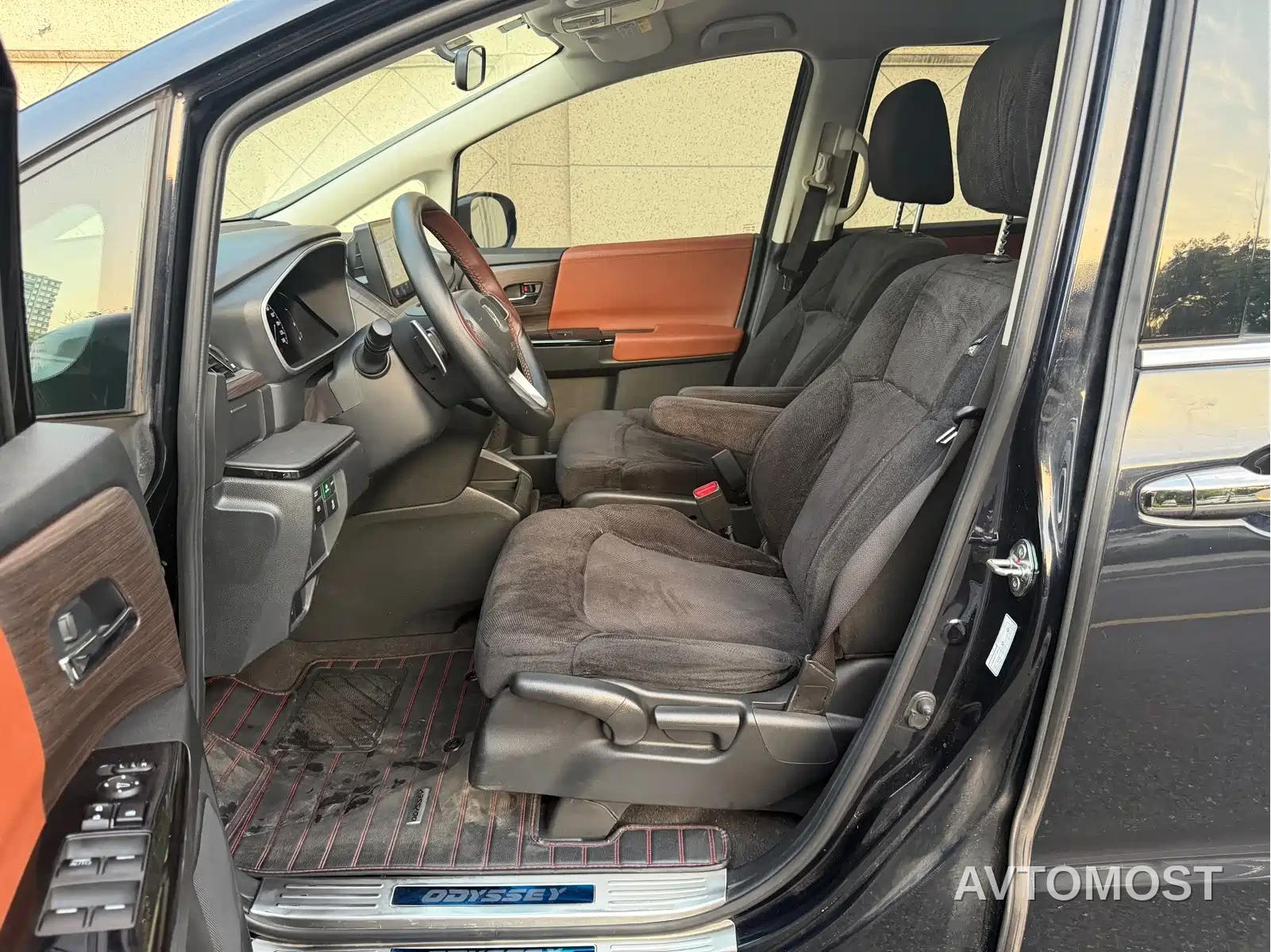 Honda Odyssey 2022 2.0L e:HEV Sharp·Enjoyment Edition — фото 6