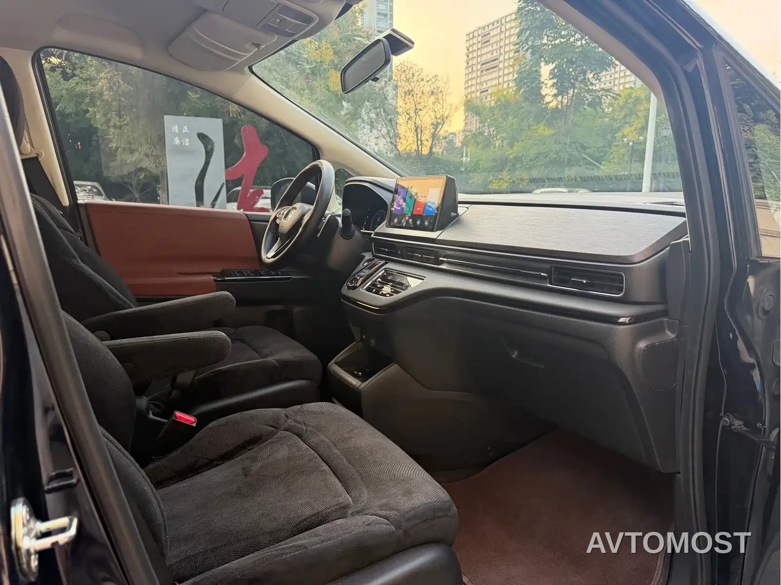 Honda Odyssey 2022 2.0L e:HEV Sharp·Enjoyment Edition — фото 13