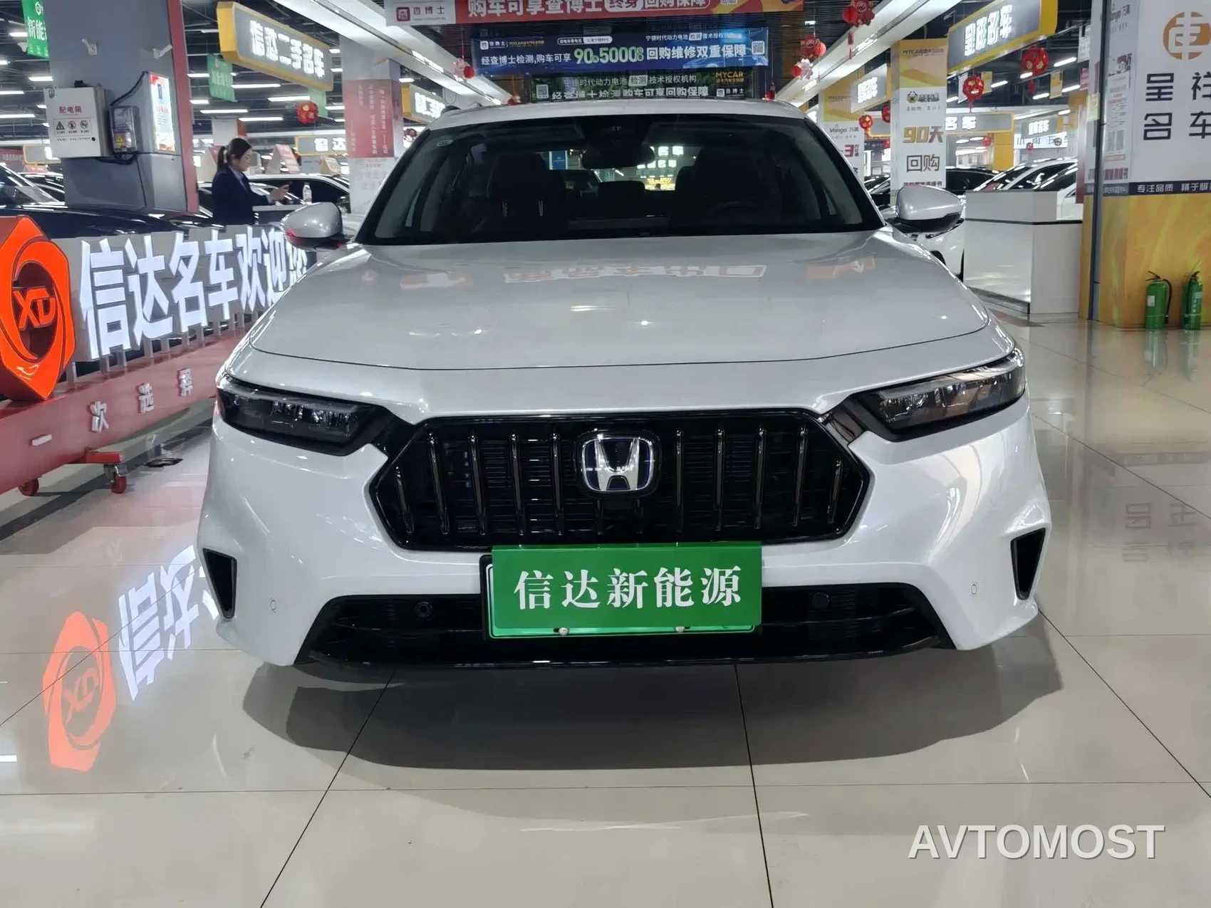 Honda Inspire Hybrid 2023 e:PHEV Premium Edition — фото 2