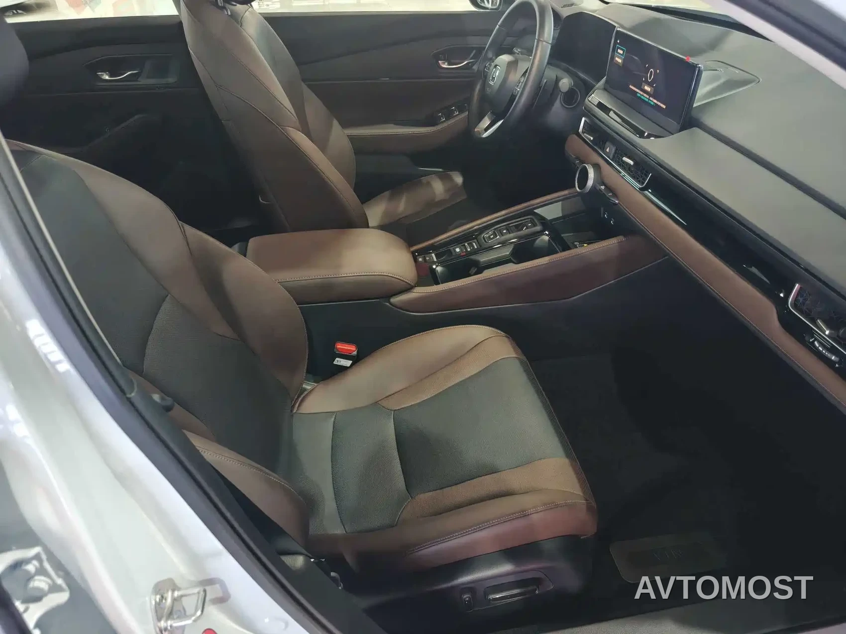 Honda Inspire Hybrid 2023 e:PHEV Premium Edition — фото 4