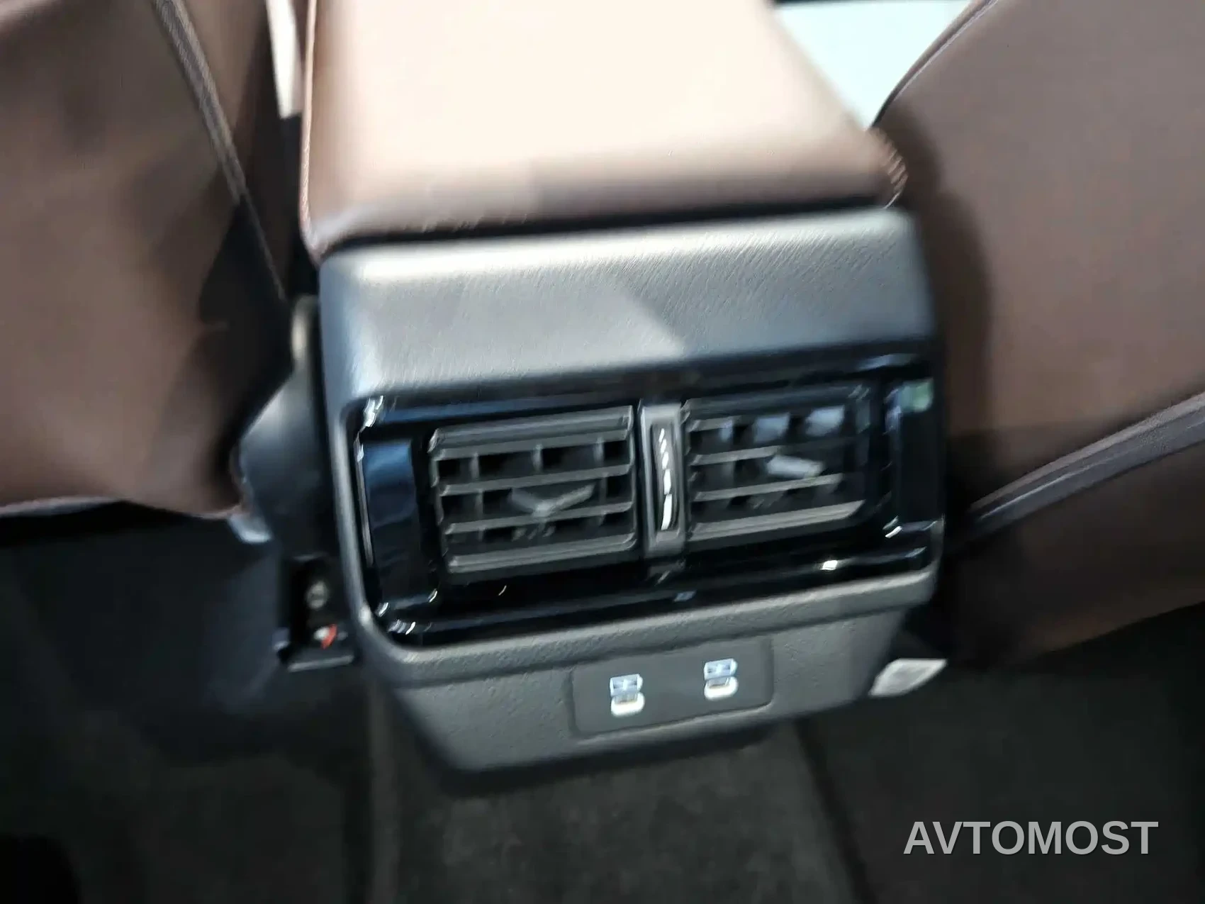 Honda Inspire Hybrid 2023 e:PHEV Premium Edition — фото 12