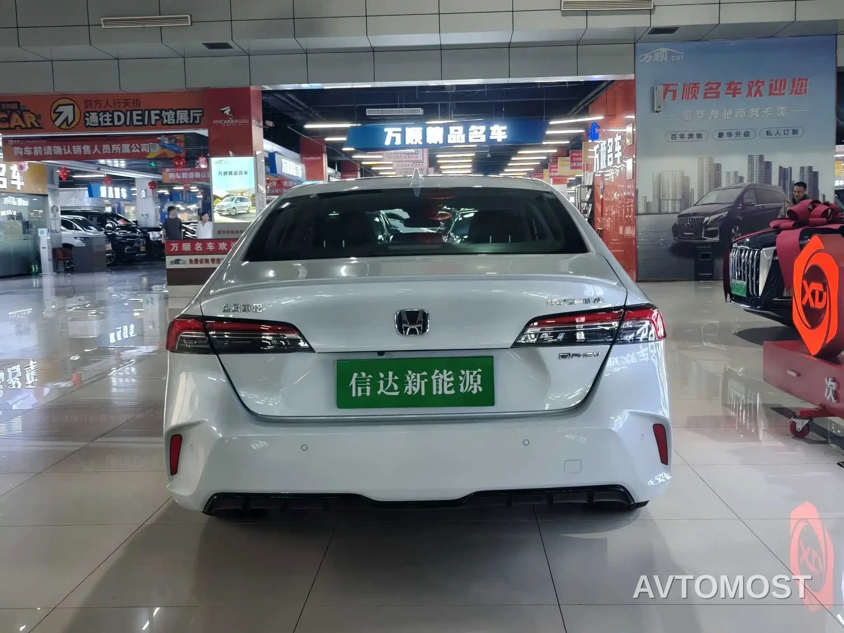 Honda Inspire Hybrid 2023 e:PHEV Premium Edition — фото 16